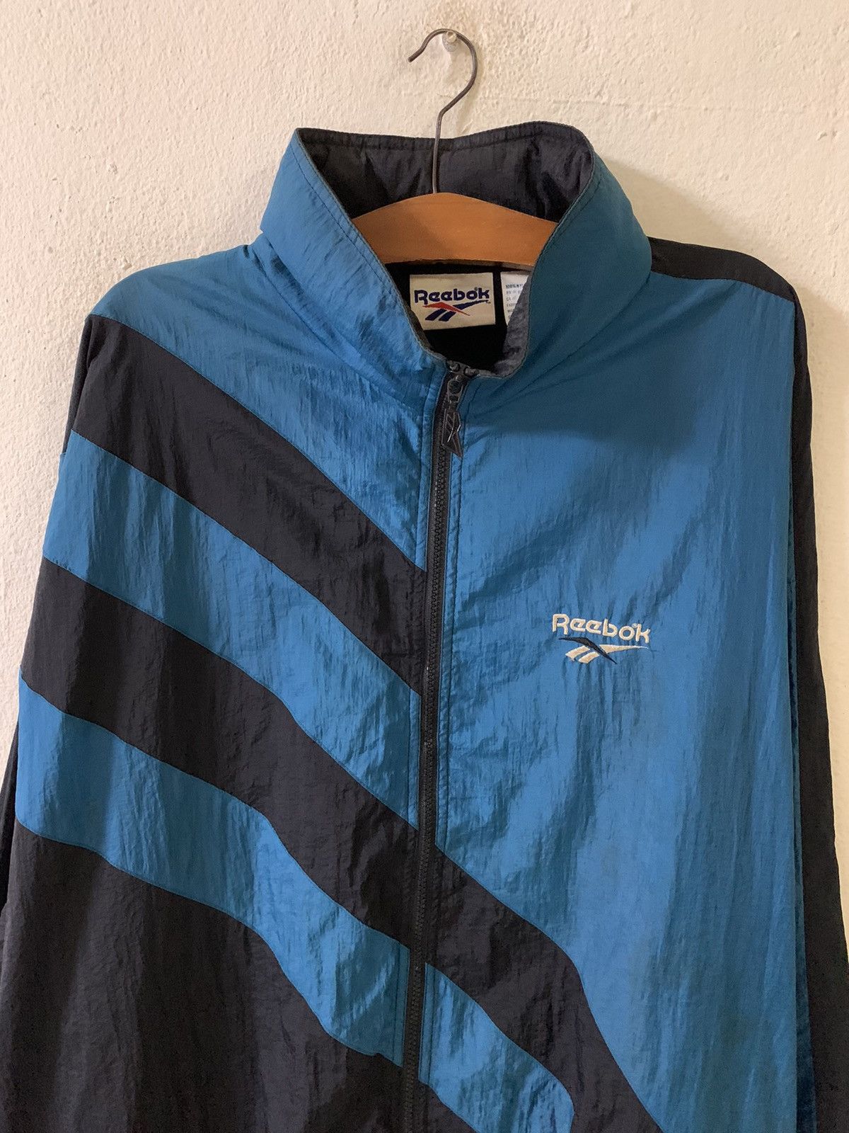 Reebok Vintage Reebok Windbreaker Jacket Size US L / EU 52-54 / 3 - 4 Thumbnail