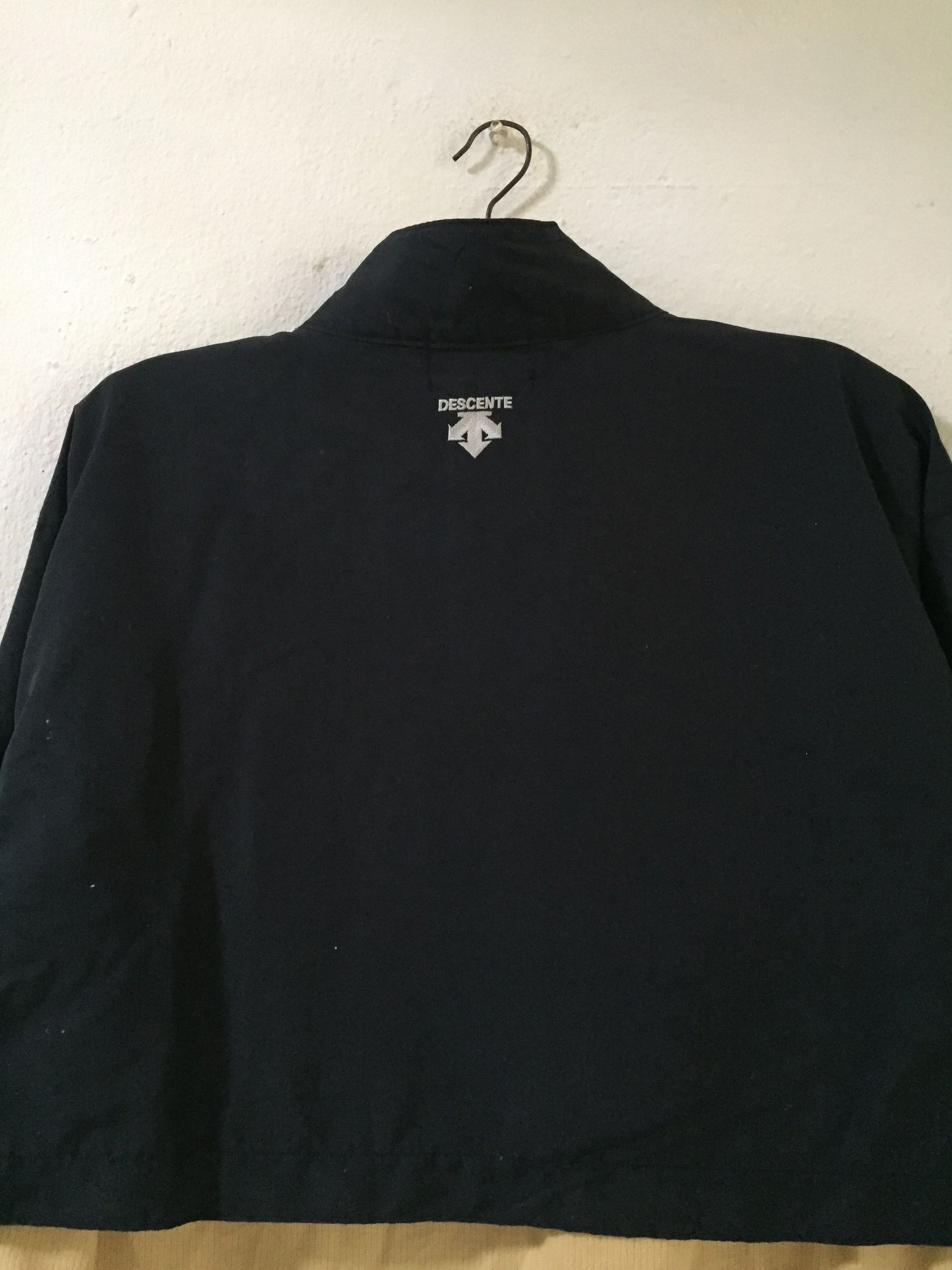 Descente Vintage Descente Golf Vest Sweater Windbreaker Jacket Size US S / EU 44-46 / 1 - 11 Thumbnail