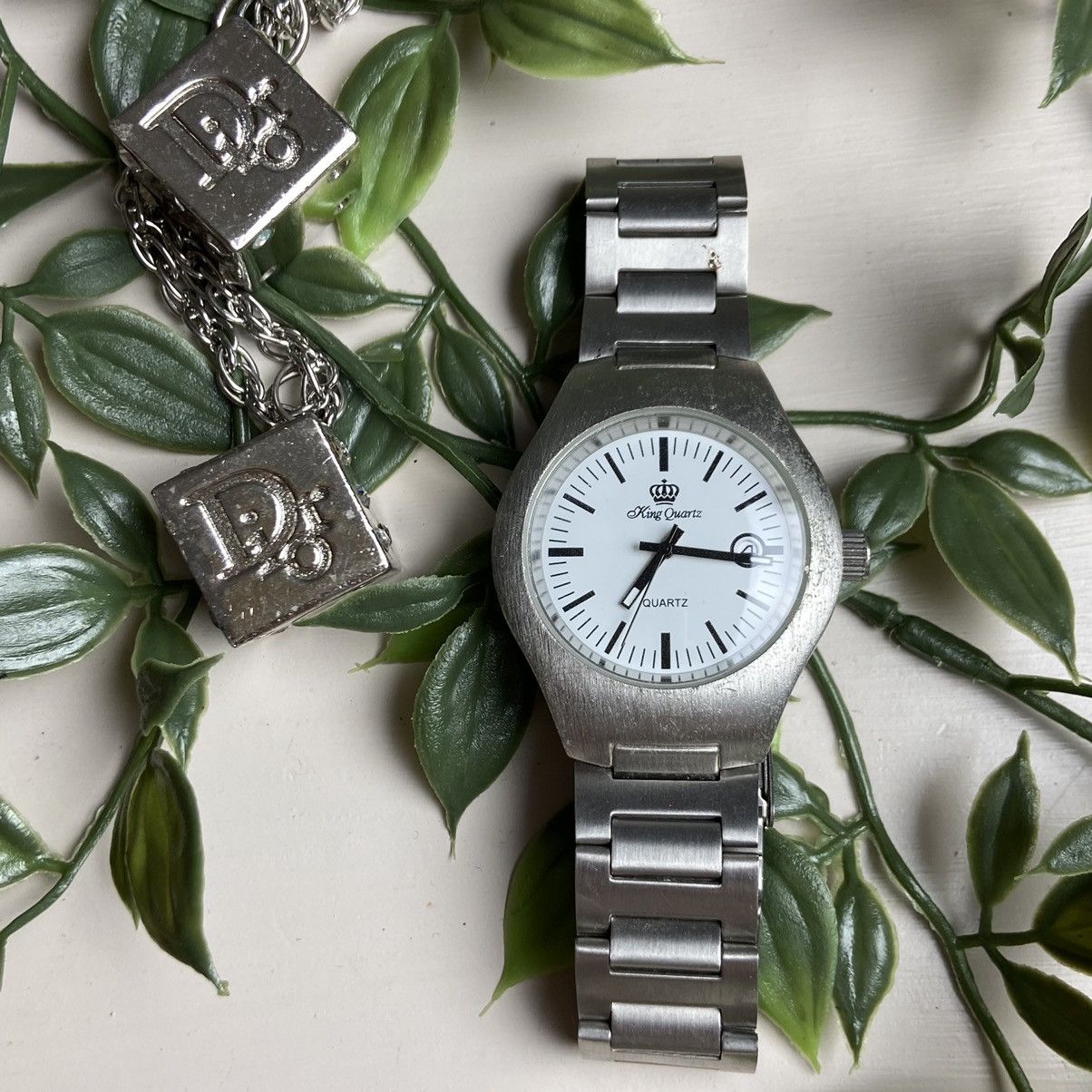 Japanese Brand MINIMALISTIC ARCHIVE QUARTZ WATCHES 1990s Size ONE SIZE - 1 Thumbnail