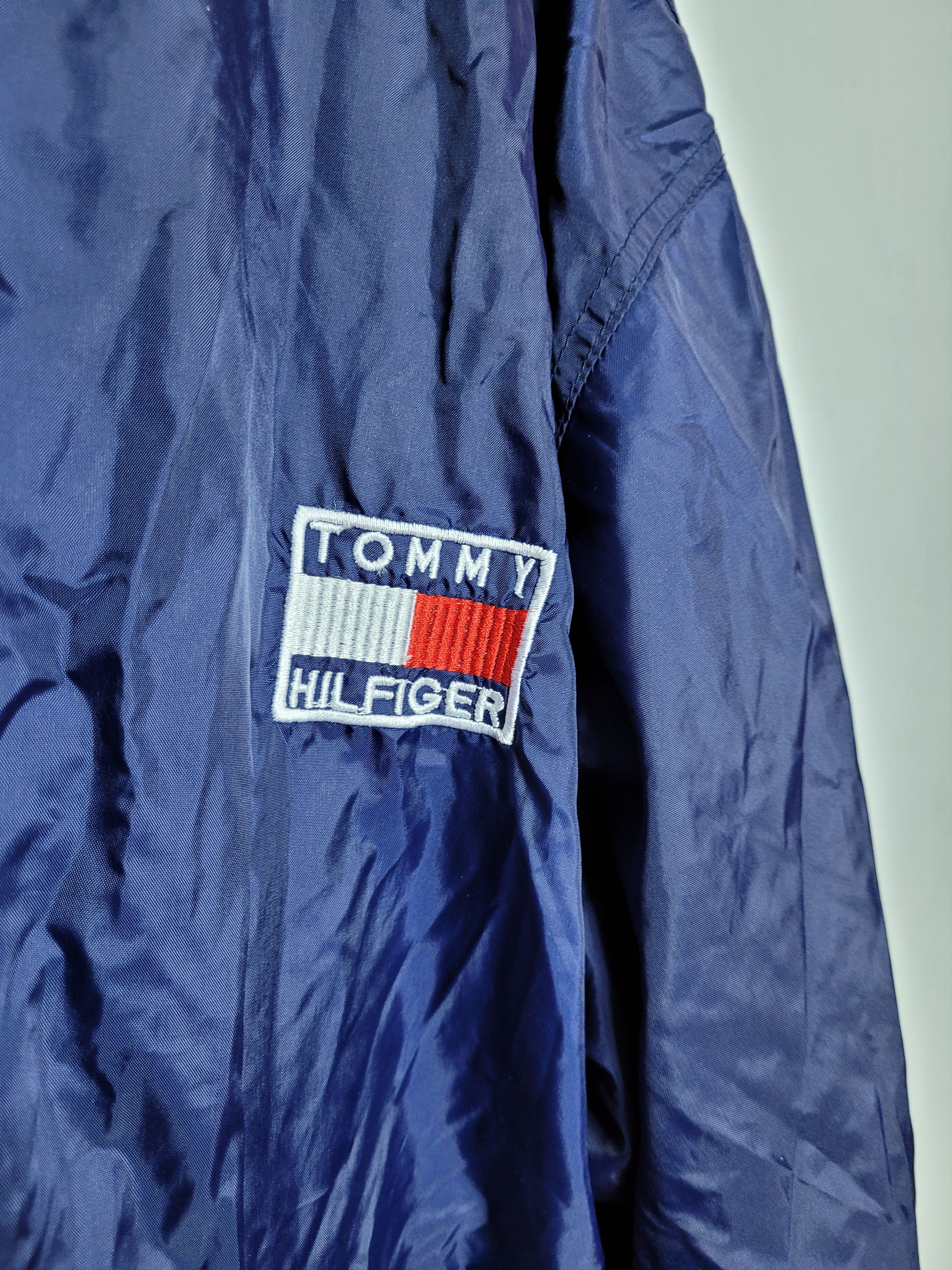 Tommy Hilfiger × Vintage Tommy Hilfiger Vintage Light Jacket Windbreaker Size US XL / EU 56 / 4 - 4 Thumbnail