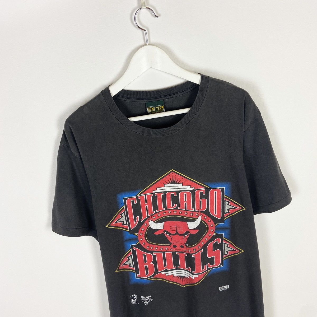 NBA Vintage 90s Chicago Bulls faded Home Team tee single NBA Size US XL / EU 56 / 4 - 2 Thumbnail