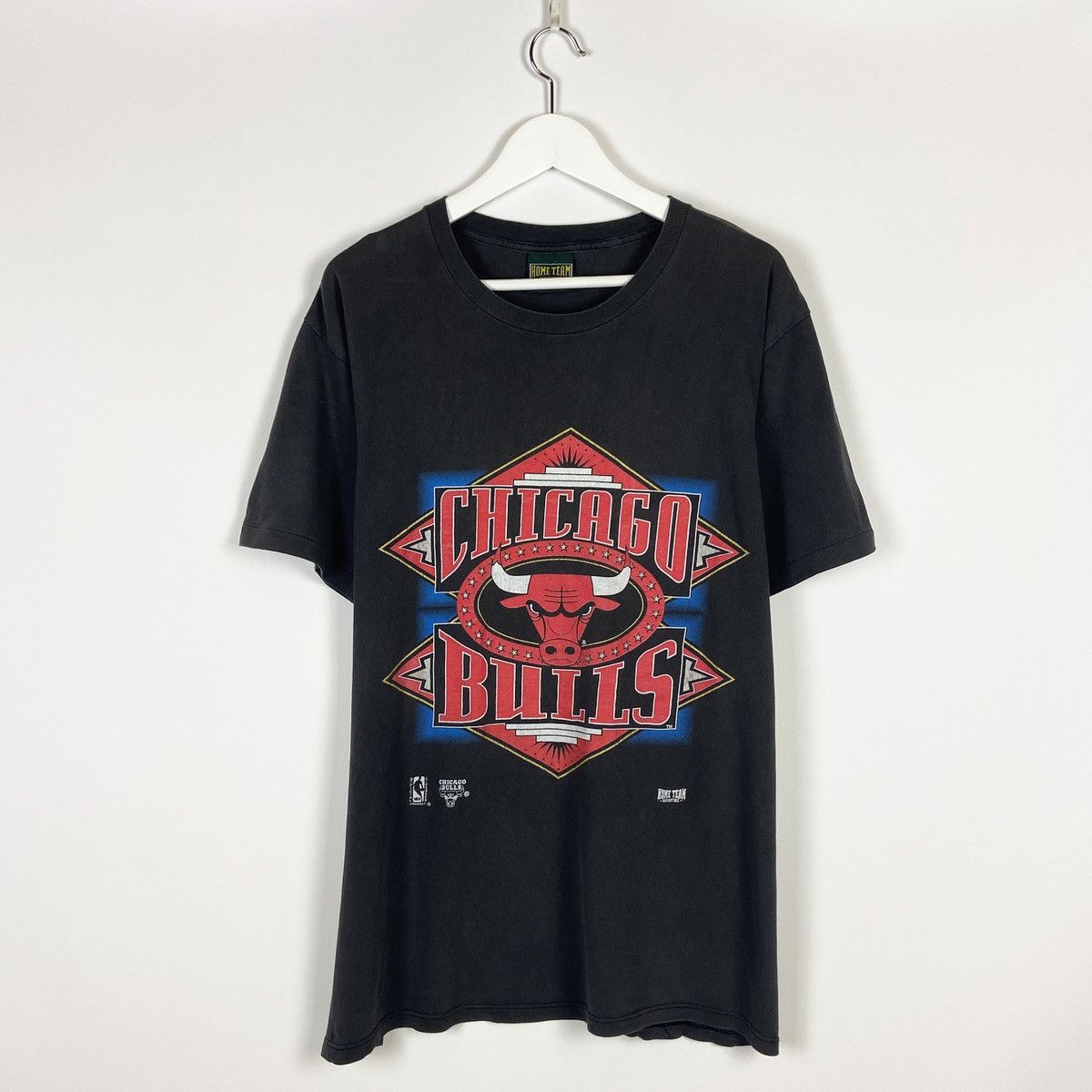 NBA Vintage 90s Chicago Bulls faded Home Team tee single NBA Size US XL / EU 56 / 4 - 1 Thumbnail