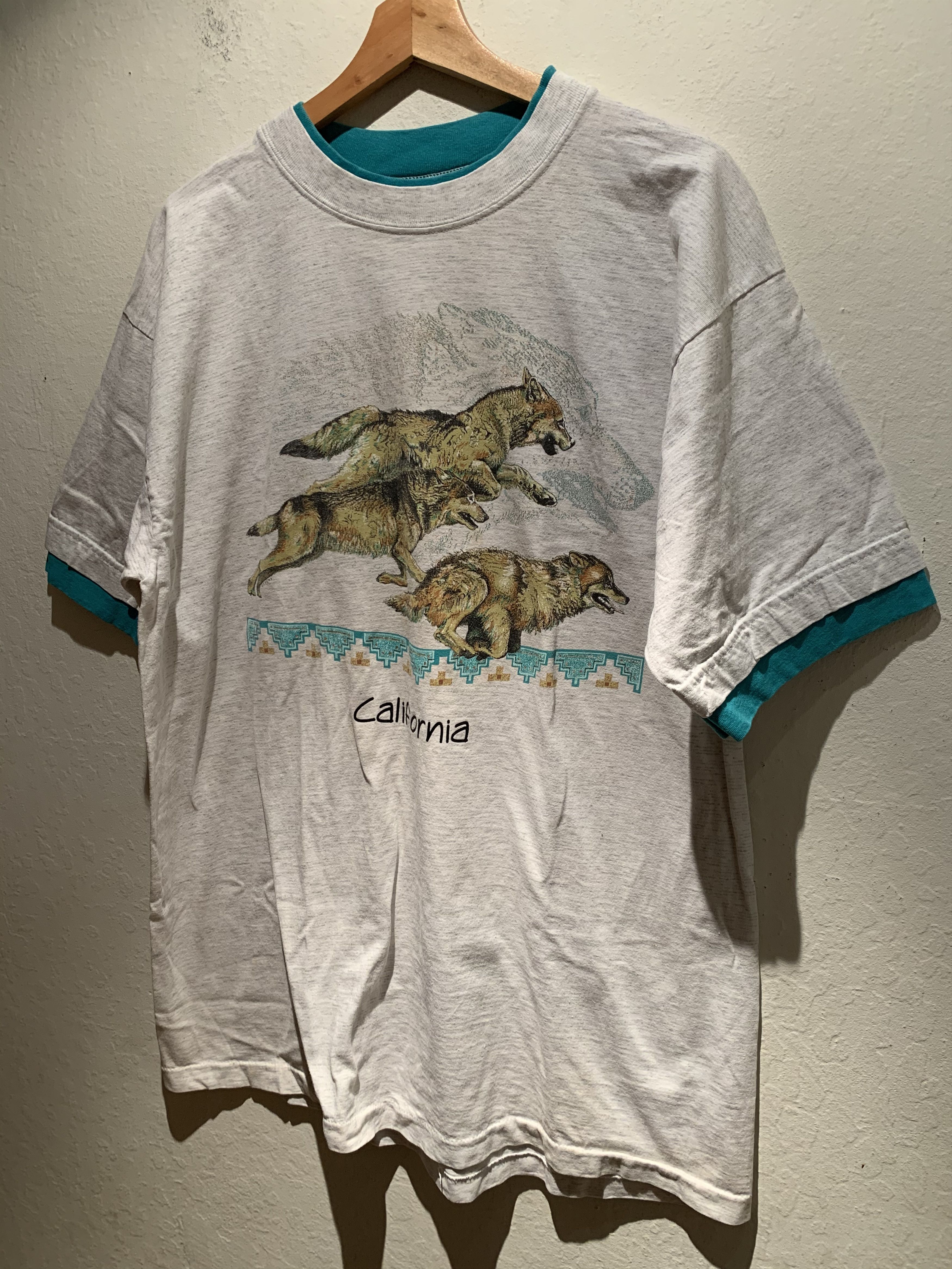 Vintage RARE Vintage 92 Alore Wolf Print California Layered T-Shirt Size US XL / EU 56 / 4 - 1 Preview