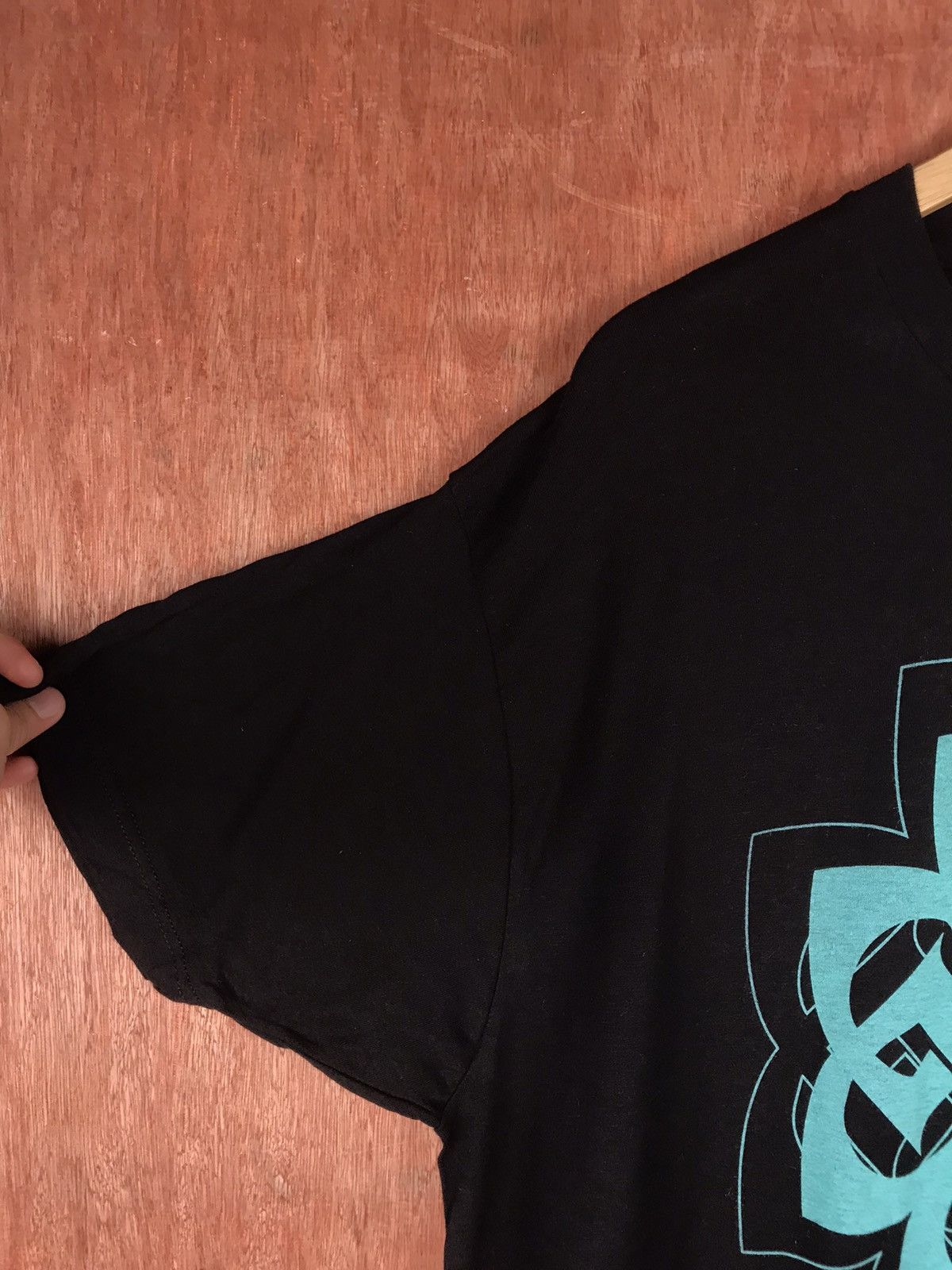 Band Tees Breaking Benjamin Band Saturate 2002 Album T-Shirt #2252 Size US XL / EU 56 / 4 - 5 Thumbnail