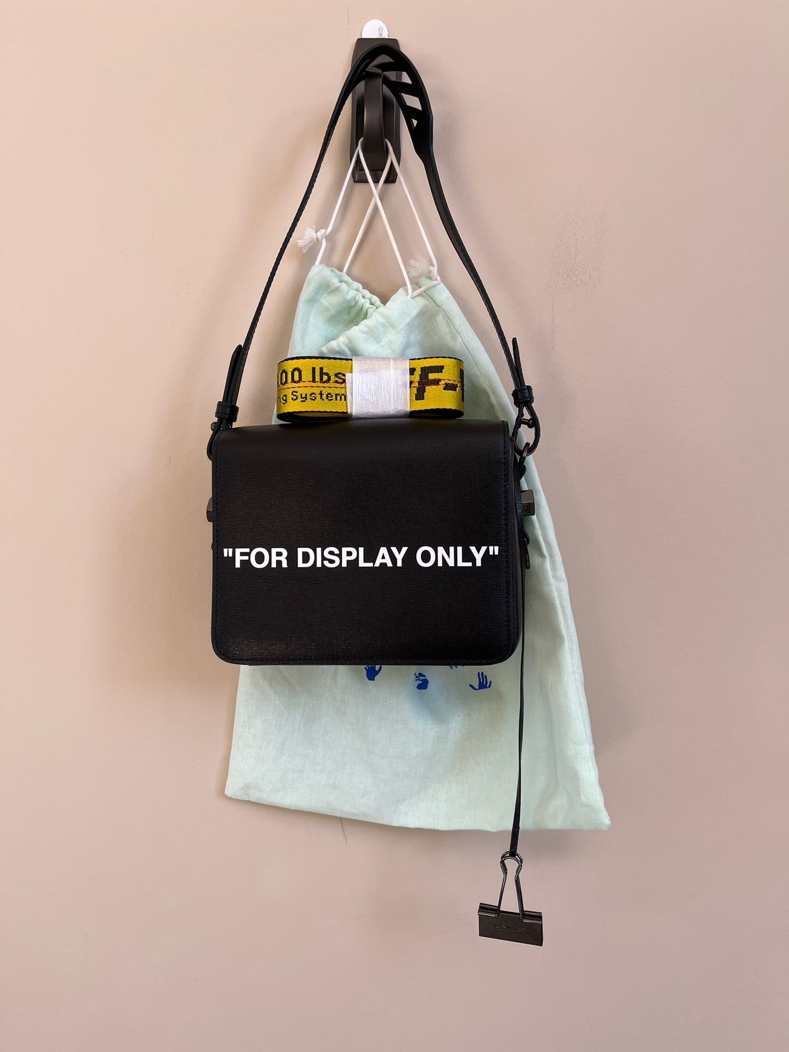 Off-White Virgil Paris For Display Only Binder Clip Bag in Black Size ONE SIZE - 3 Thumbnail