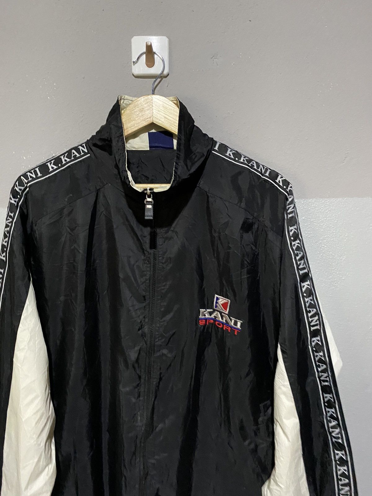 Other 🔥SALE🔥KARL KANI SPORT VINTAGE DESIGN NYLON JACKET Size US L / EU 52-54 / 3 - 6 Thumbnail