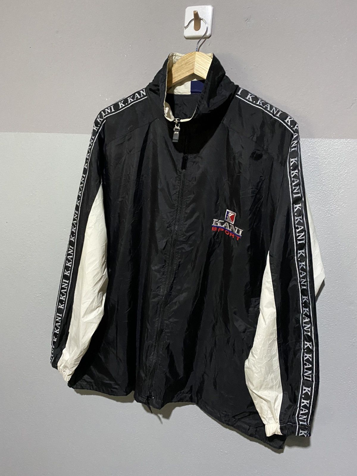 Other 🔥SALE🔥KARL KANI SPORT VINTAGE DESIGN NYLON JACKET Size US L / EU 52-54 / 3 - 5 Thumbnail