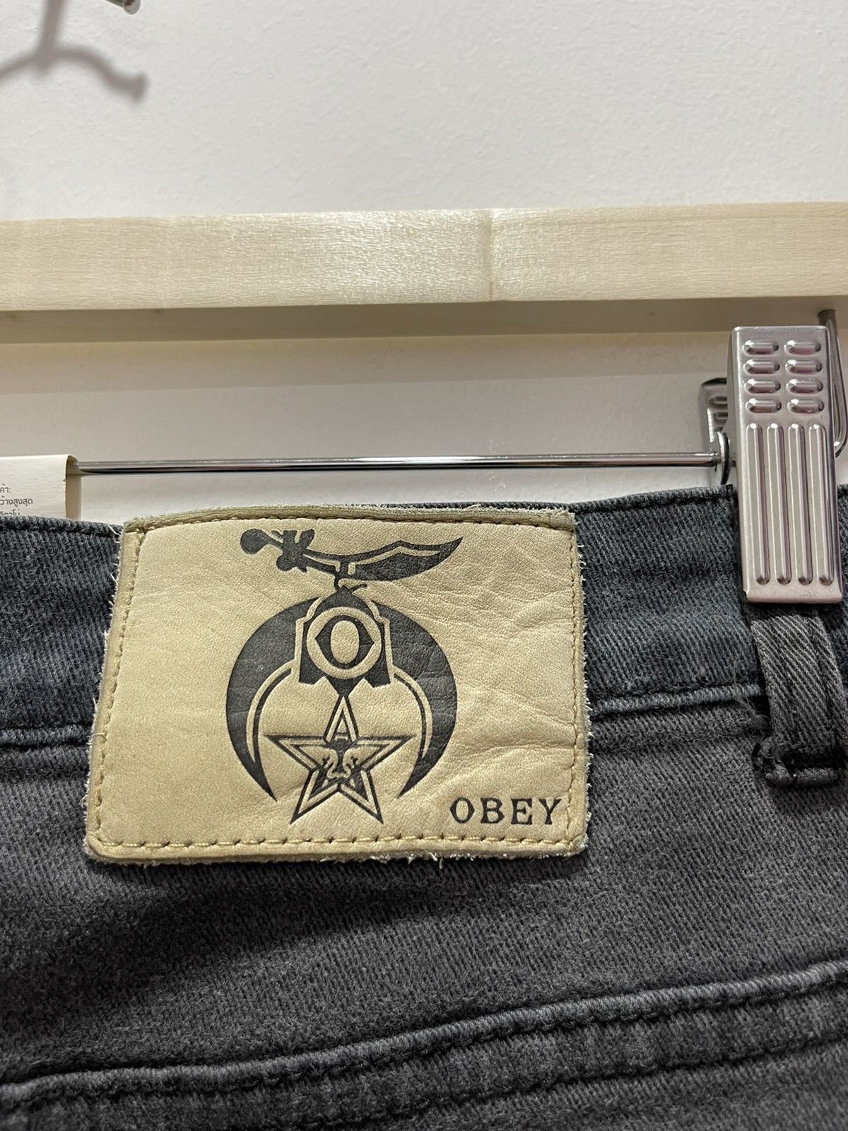 Obey × Vintage OBEY PROPAGANDA STRETCHABLE SKINNY STYLE DUSTRESSED DENIM Size US 31 - 14 Thumbnail