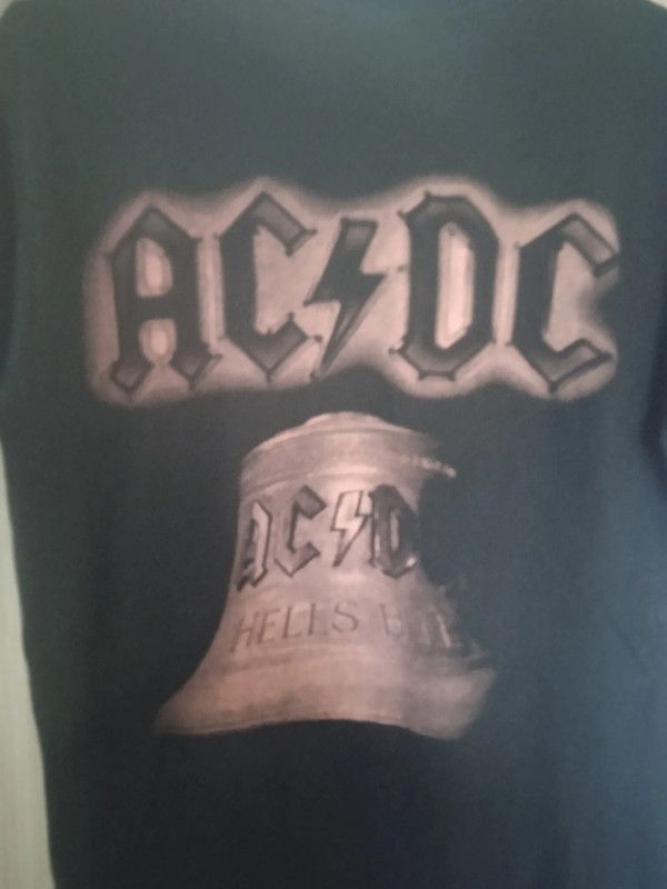 AC/DC bootleg t-shirt