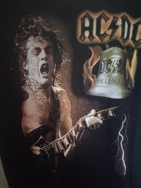 AC/DC bootleg t-shirt