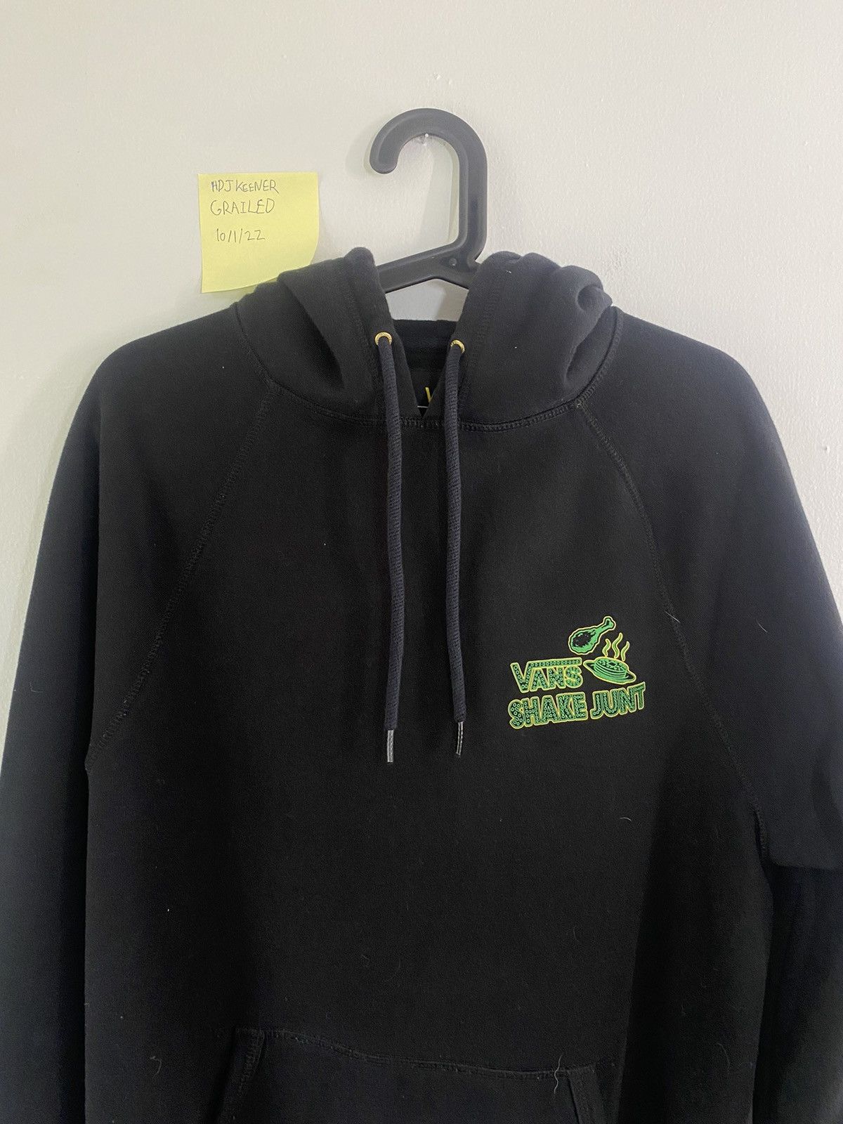 Vans shake junt hoodie hotsell