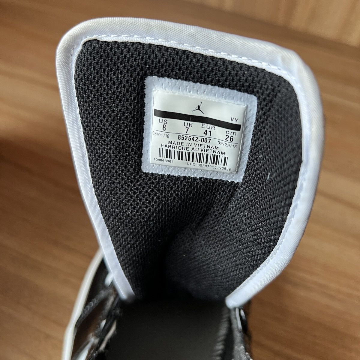 Jordan Brand Air Jordan 1 Mid Patent Black Gold Size US 8 / EU 41 - 12 Thumbnail