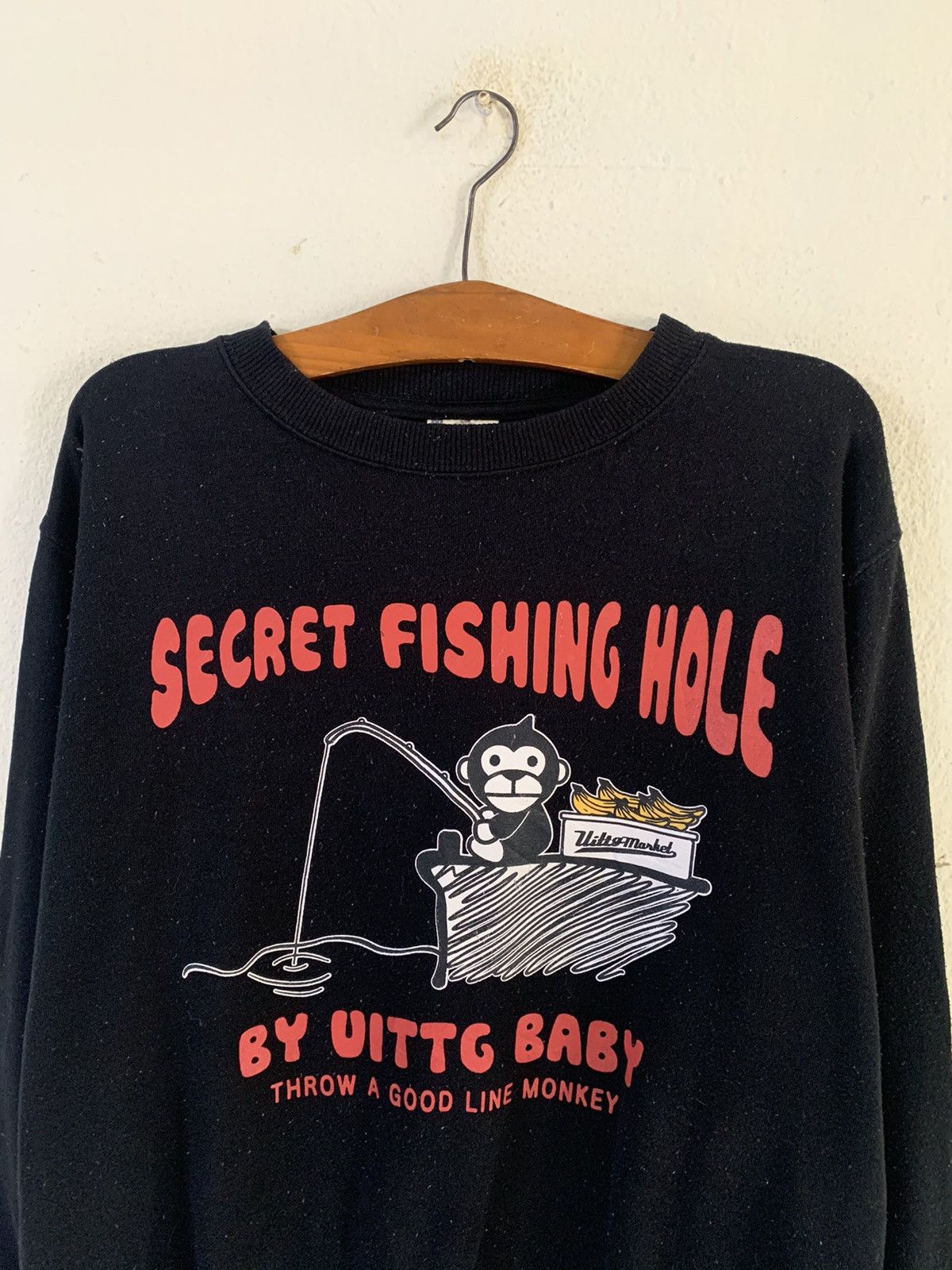 Japanese Brand Uittg Baby Secret Fishing Hole Sweatshirt Size US L / EU 52-54 / 3 - 4 Thumbnail