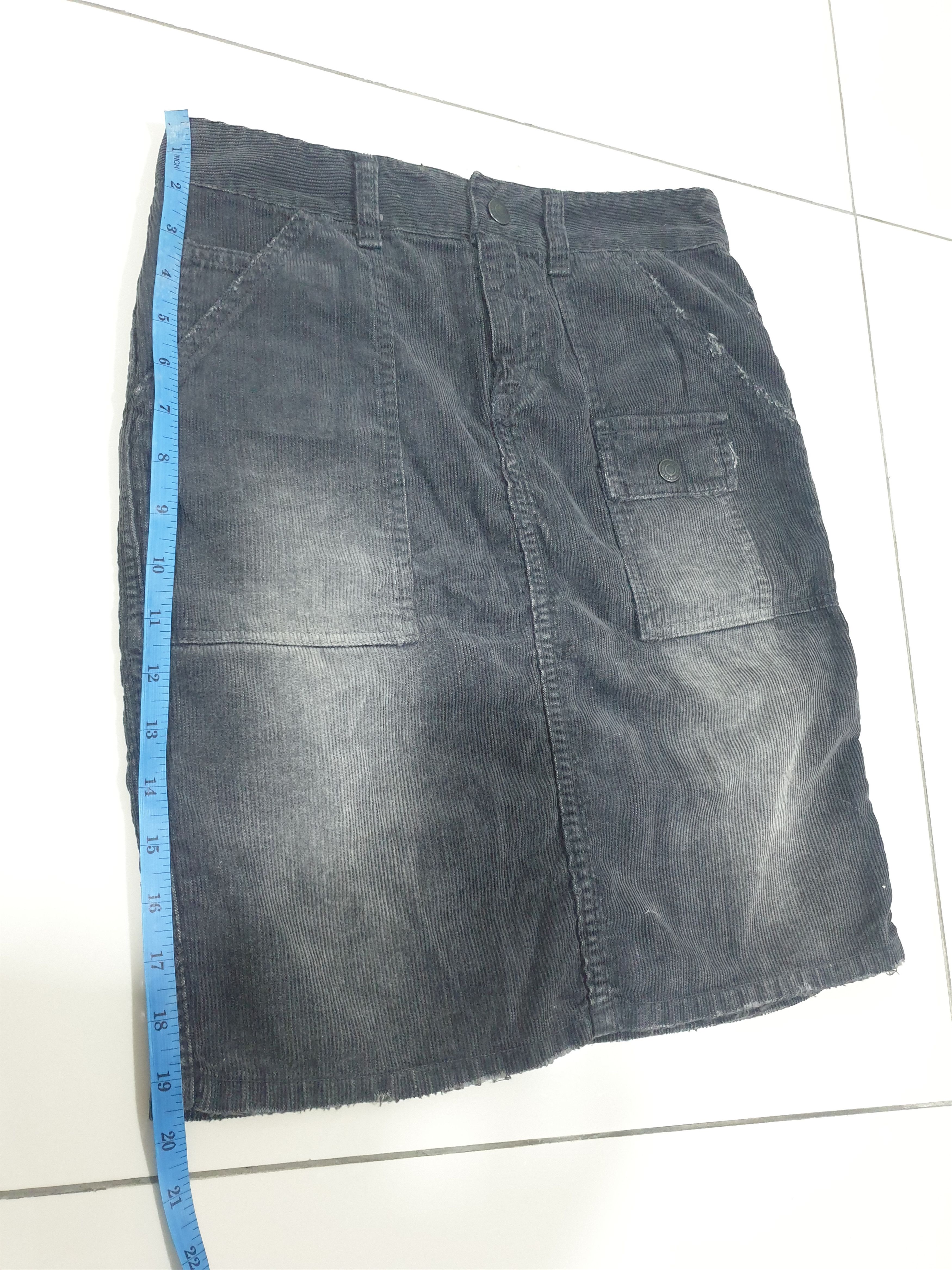 5351 POUR LES HOMMES 💥5351 Pour les hommes cudroy Mini skirt Size 28" / US 6 / IT 42 - 9 Thumbnail