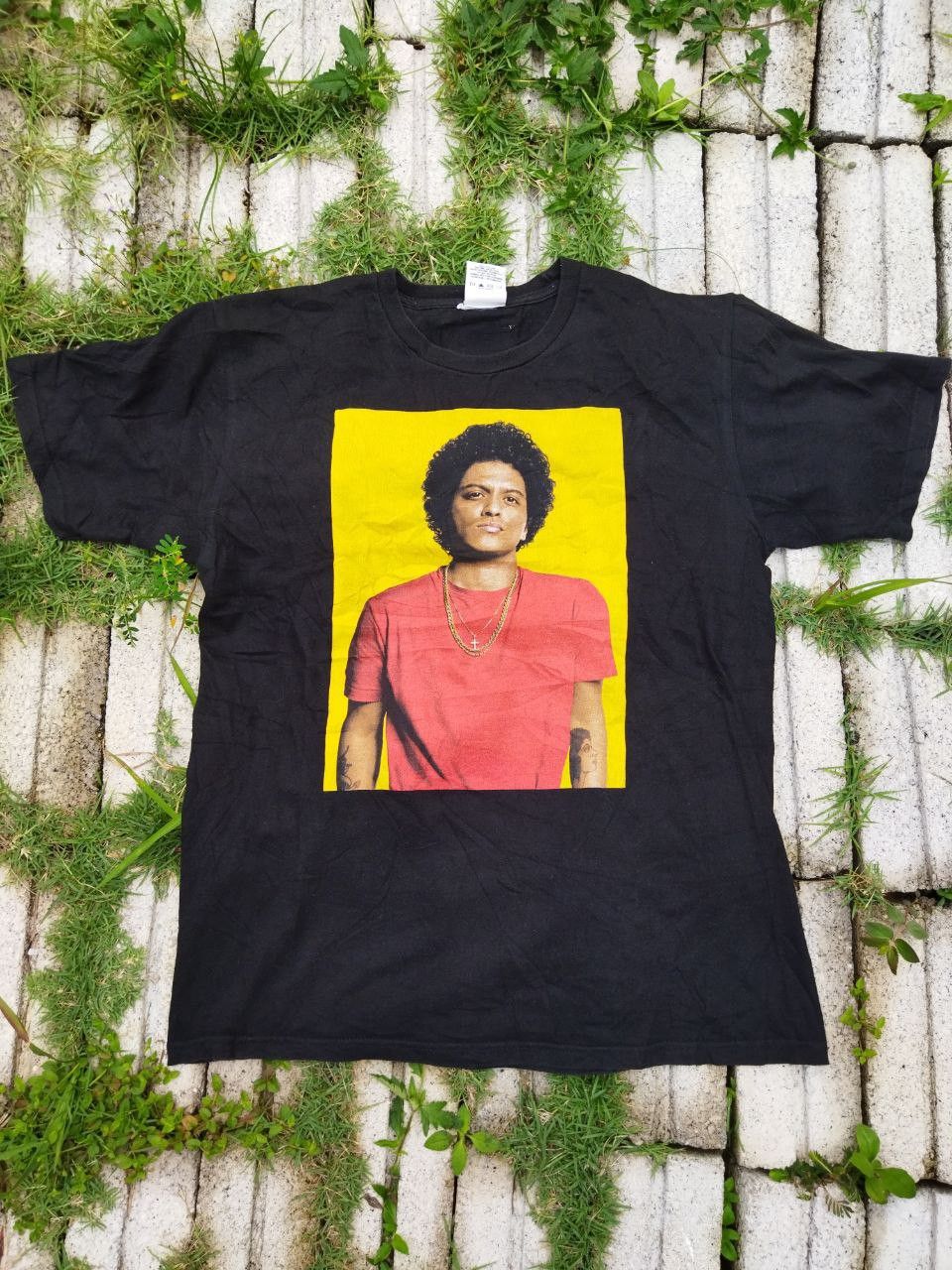 Vintage Cross Colours Tshirt