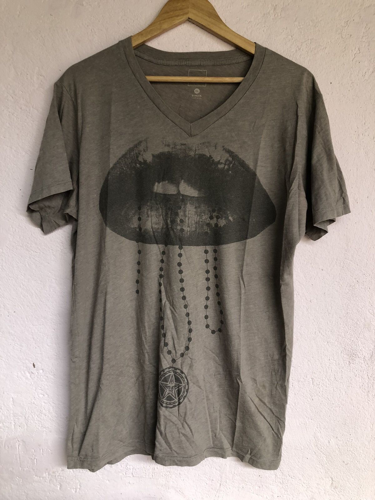 Obey Vintage Obey V neck Size US XL / EU 56 / 4 - 1 Thumbnail