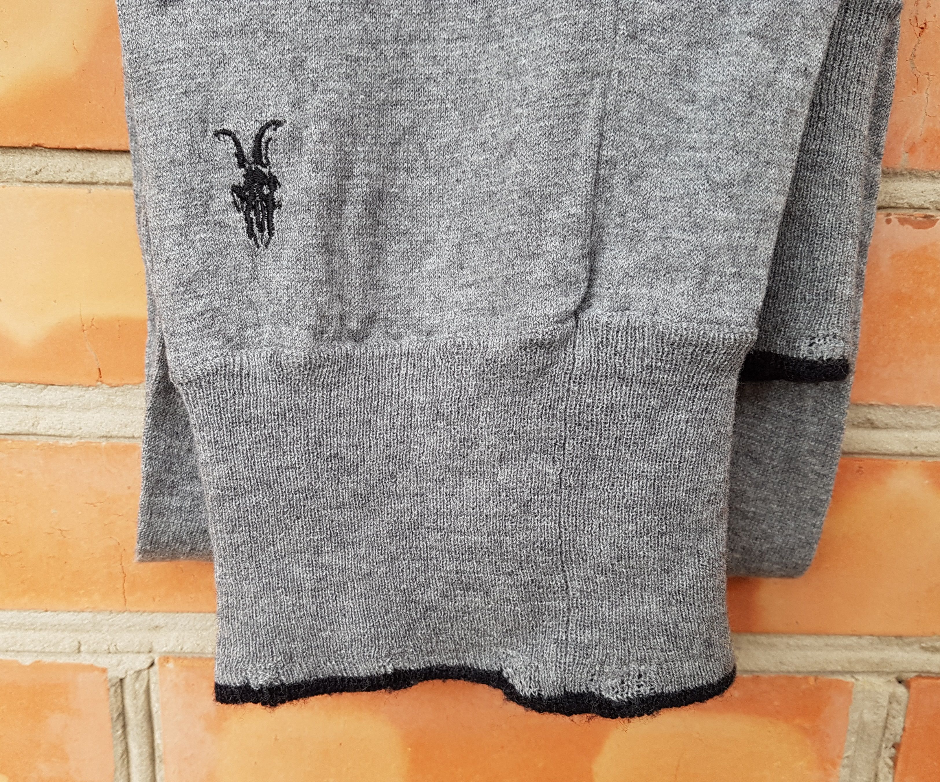 Allsaints × Vintage AllSaints Vintage Wool Distressed Sleeve Scarf Size ONE SIZE - 2 Thumbnail