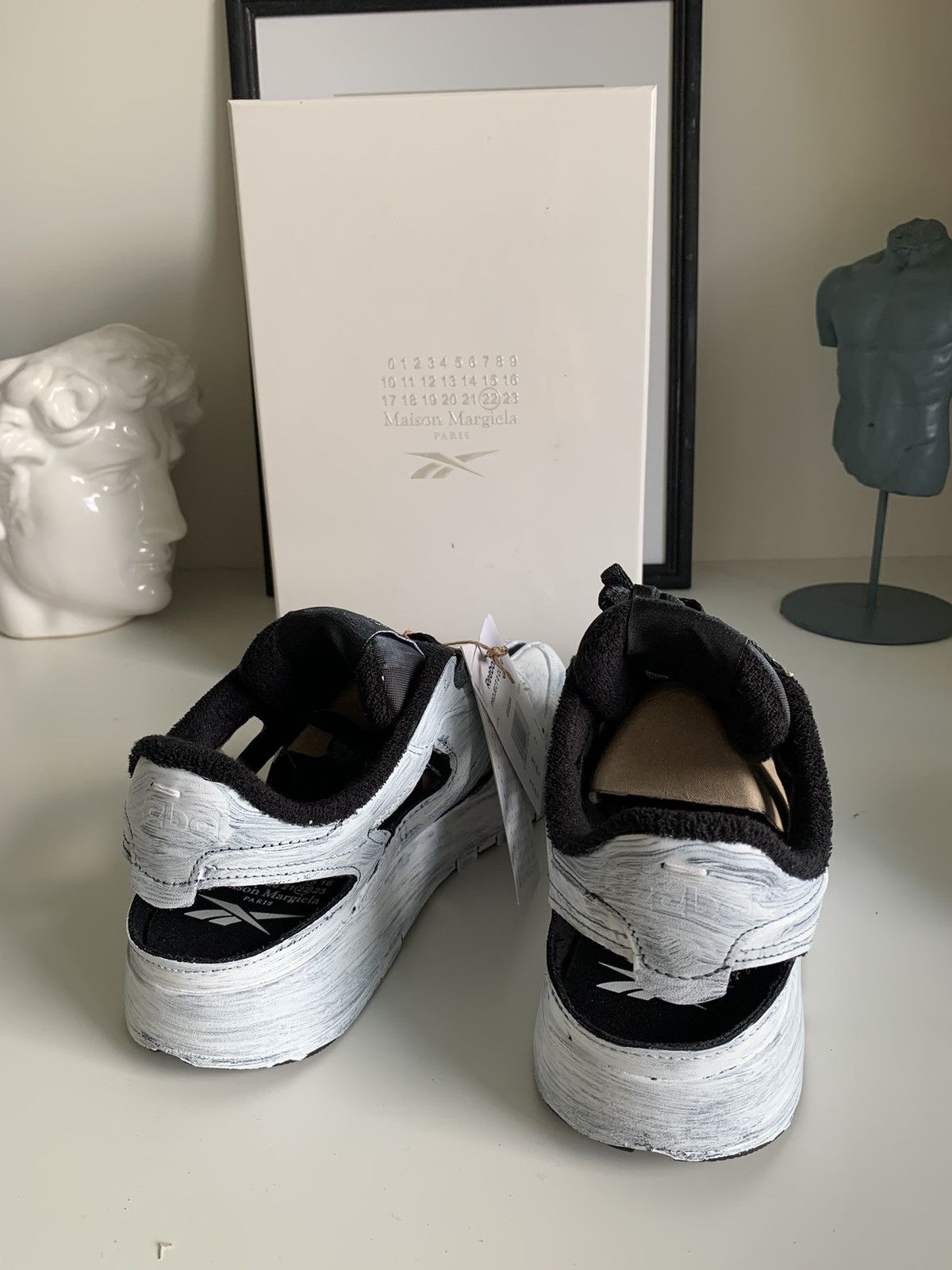 Maison Margiela × Reebok MAISON MARGIELA x Reebok Classic Leather DQ Tabi shoes Size US 9 / EU 42 - 14 Thumbnail