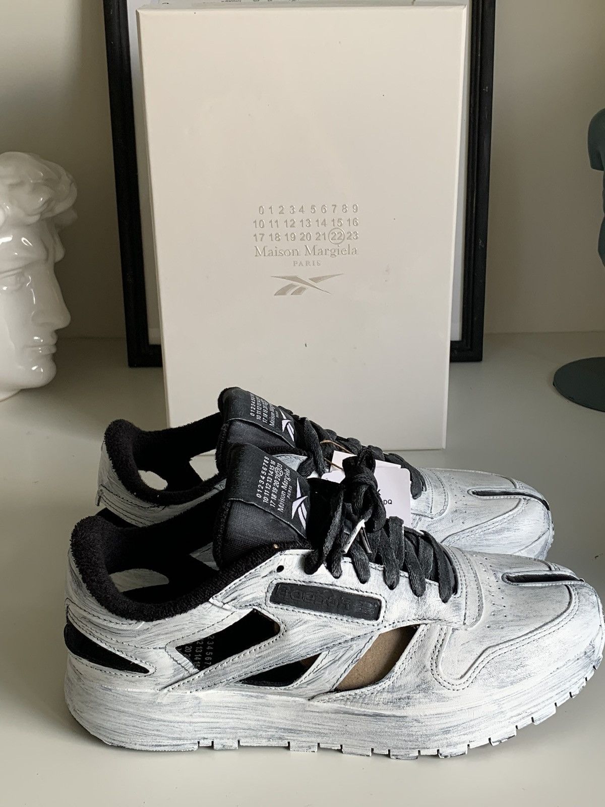 Maison Margiela × Reebok MAISON MARGIELA x Reebok Classic Leather DQ Tabi shoes Size US 9 / EU 42 - 10 Thumbnail