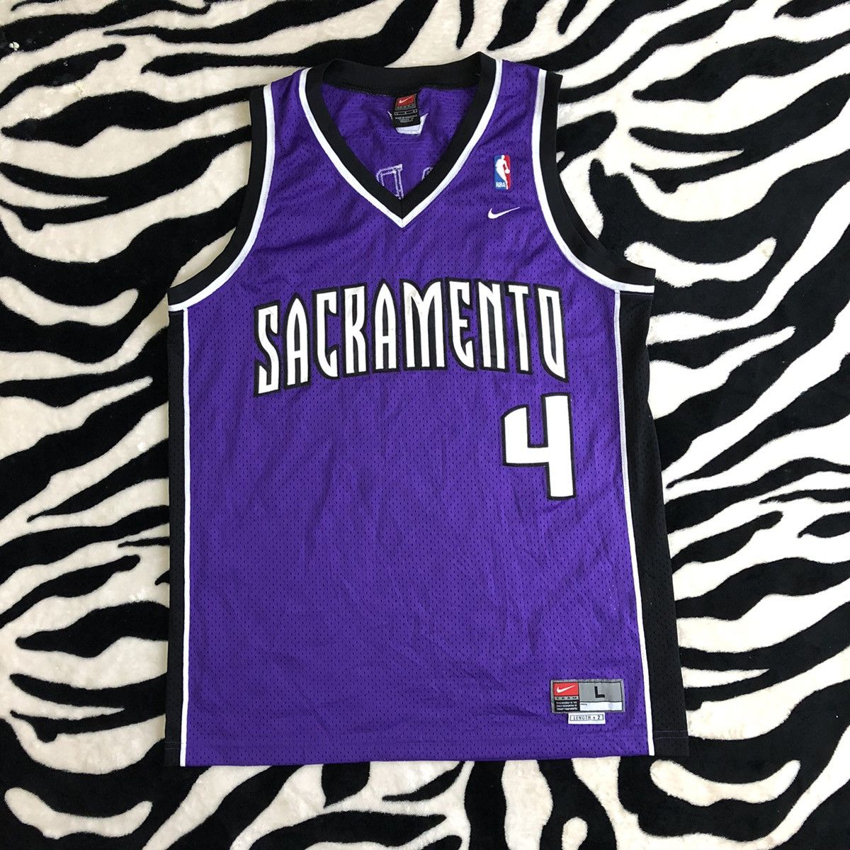 Vintage Nike Sacramento Kings Basketball Swingman Jersey - Chris Webbe –  MYSTICSTUDIOS
