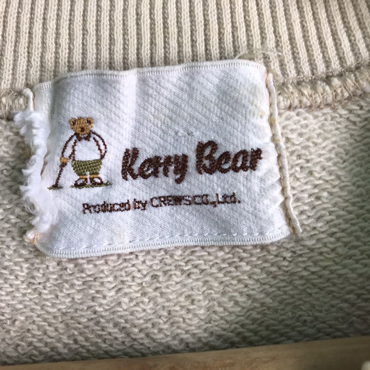 Vintage Kerry Bear Big Print Crewneck Sweatshirt Size L Size US L / EU 52-54 / 3 - 7 Thumbnail