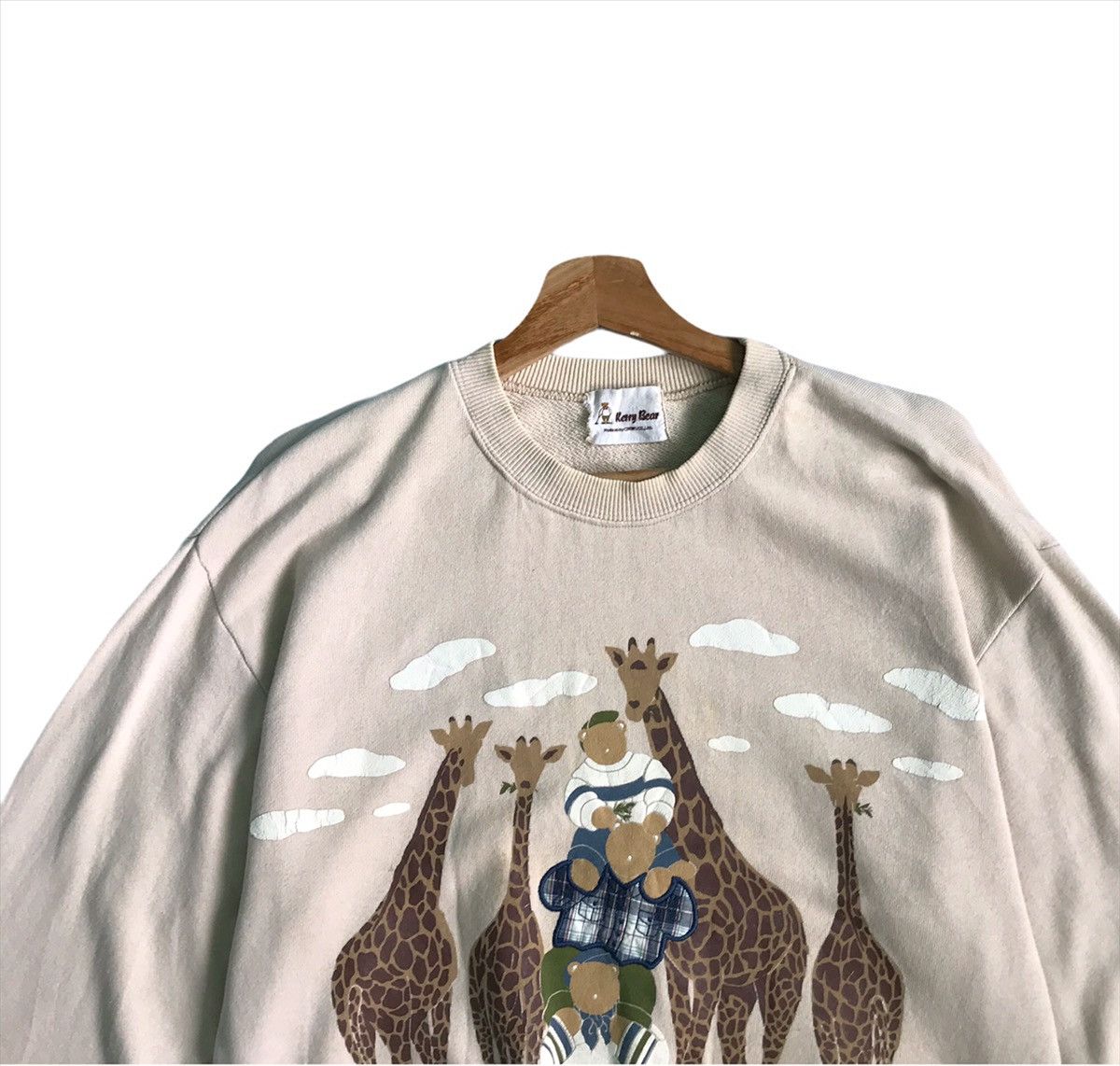 Vintage Kerry Bear Big Print Crewneck Sweatshirt Size L Size US L / EU 52-54 / 3 - 4 Thumbnail