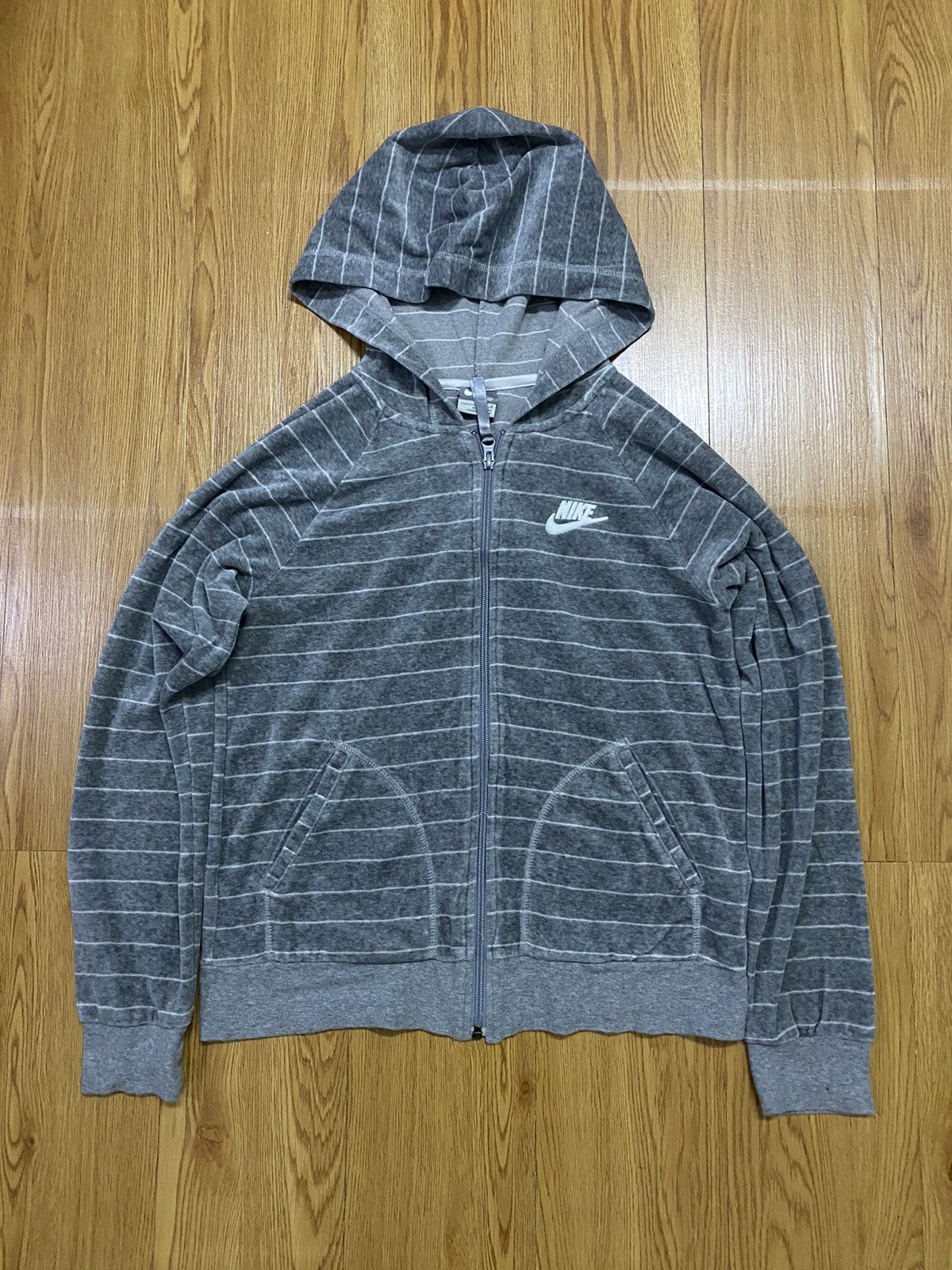 Nike × Vintage Vintage Nike Hoodie Size US S / EU 44-46 / 1 - 1 Thumbnail
