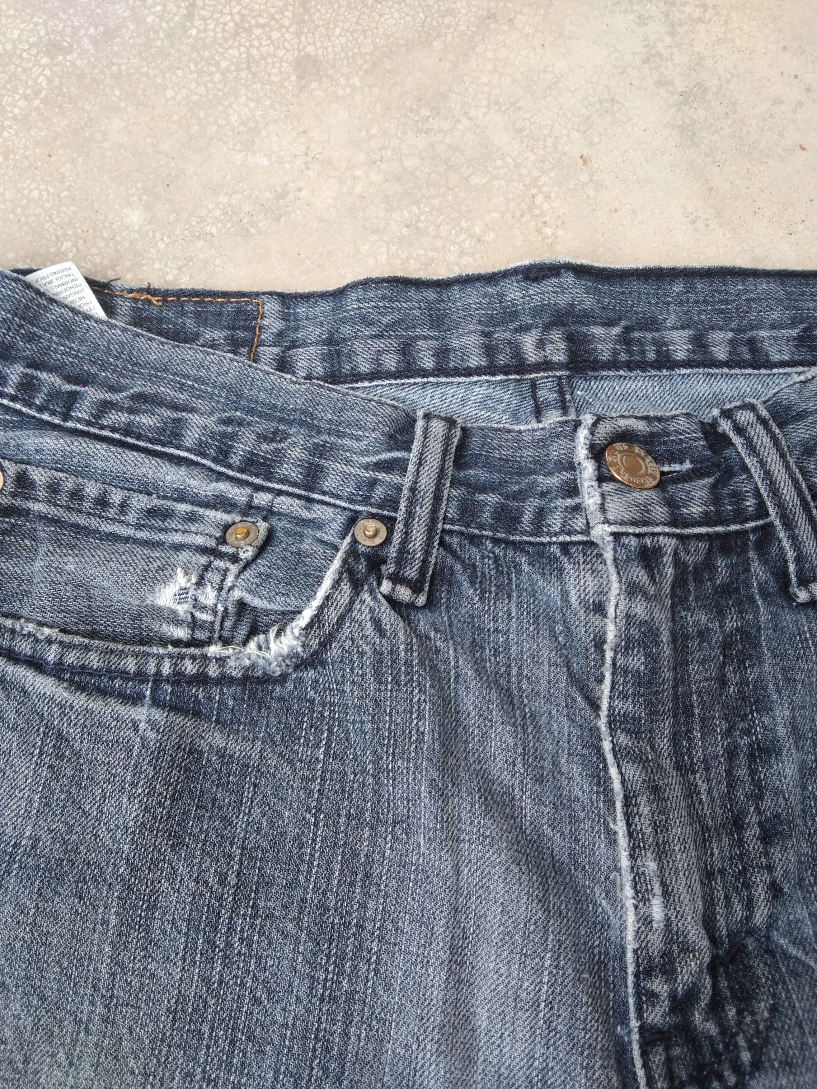 Levi's Vintage Levi's Jeans 514 Straight Leg Distressed Denim 32x30 Size US 32 / EU 48 - 6 Thumbnail