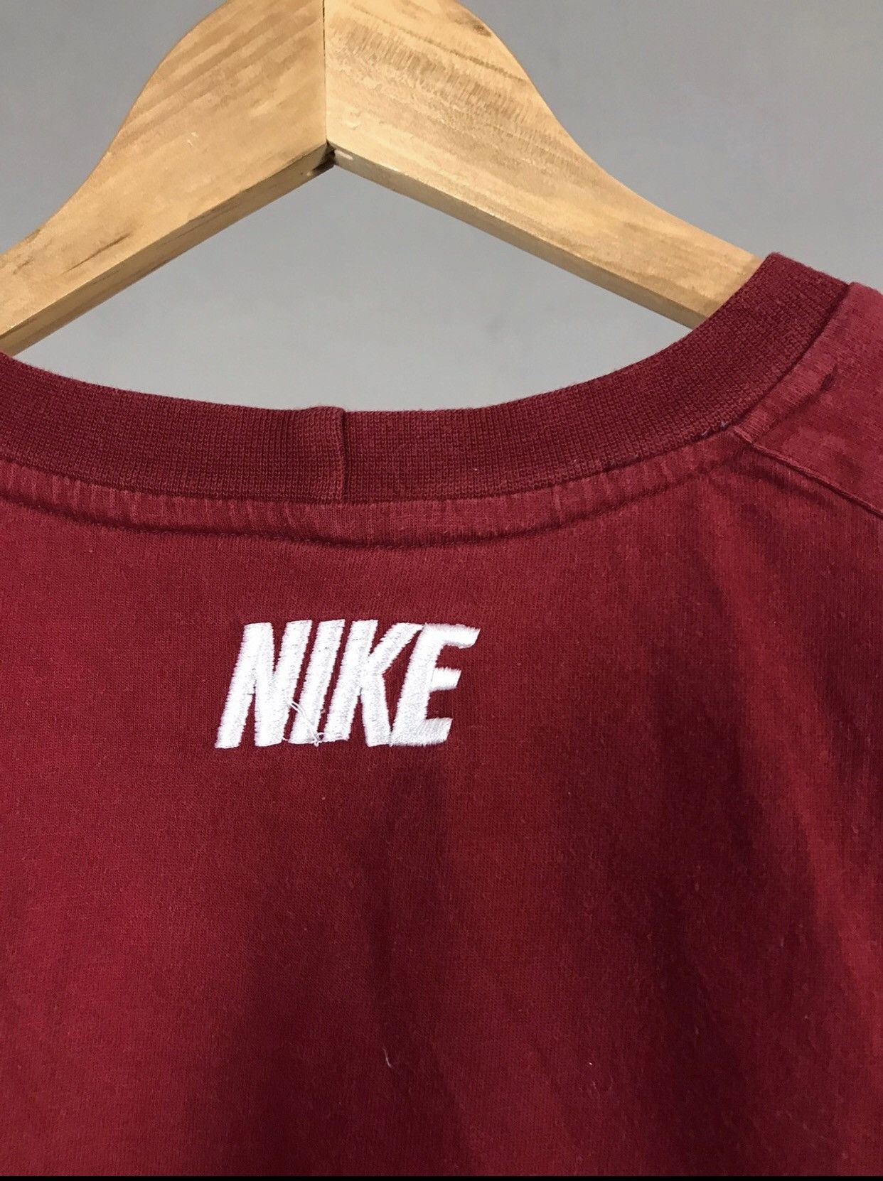 Nike Nike vintage swoosh streetwear center logo tee Size US L / EU 52-54 / 3 - 8 Thumbnail