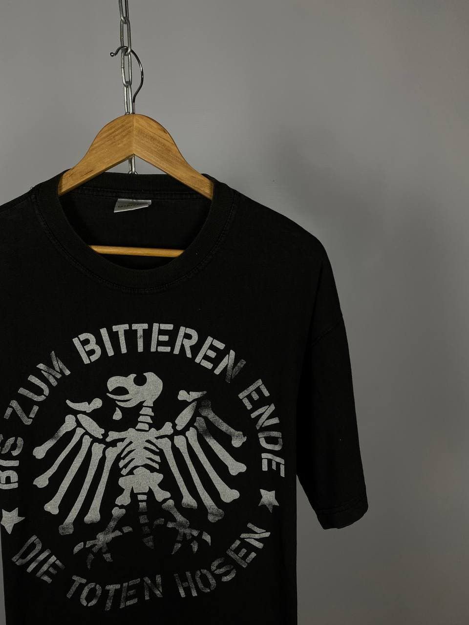 Band Tees Die Toten Hosen band tee rock vintage short sleeve size XL Size US XL / EU 56 / 4 - 2 Thumbnail