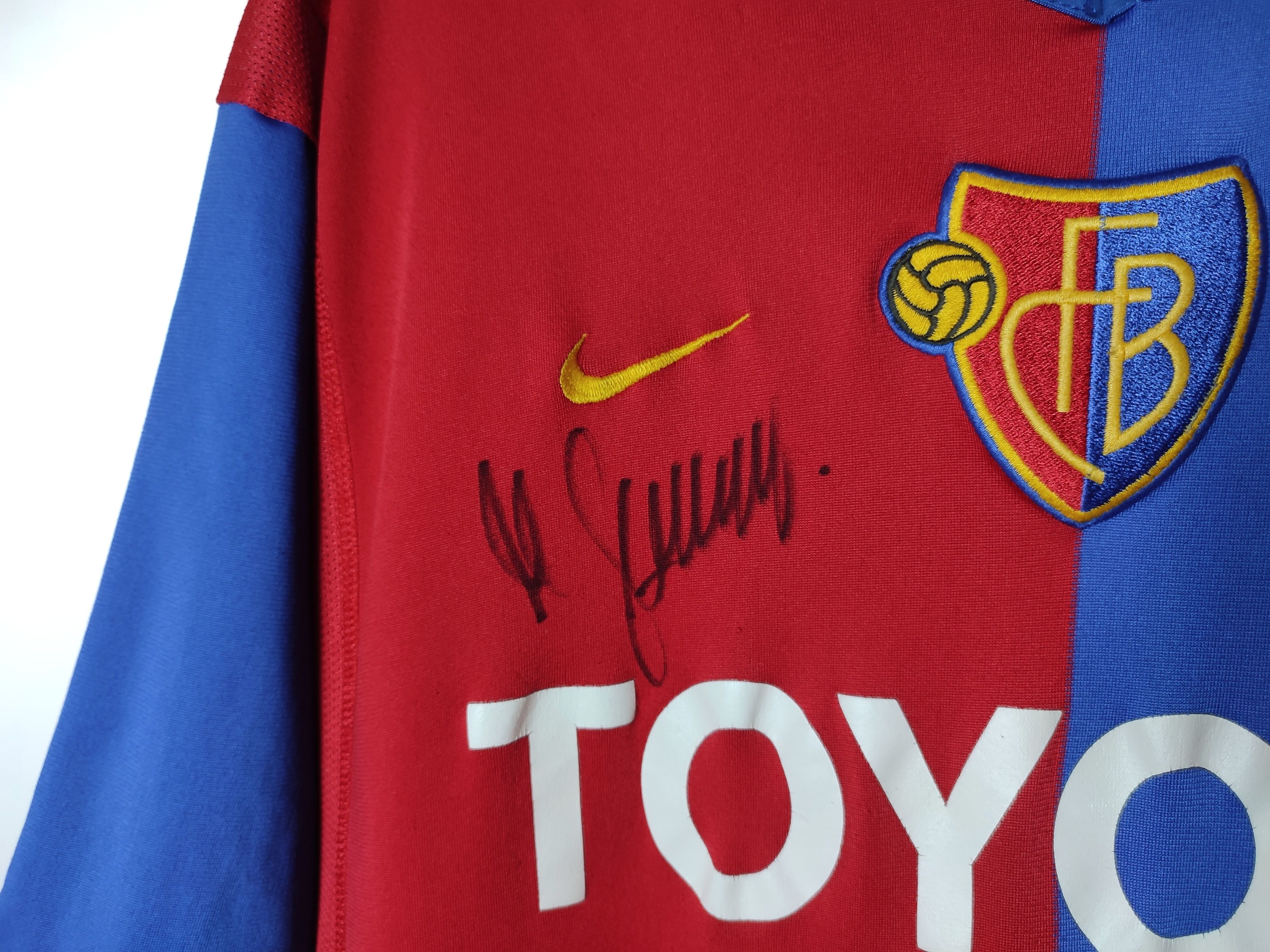 Nike Vintage Nike FC Basel 02/03 Home shirt signed jersey Size US XL / EU 56 / 4 - 3 Thumbnail