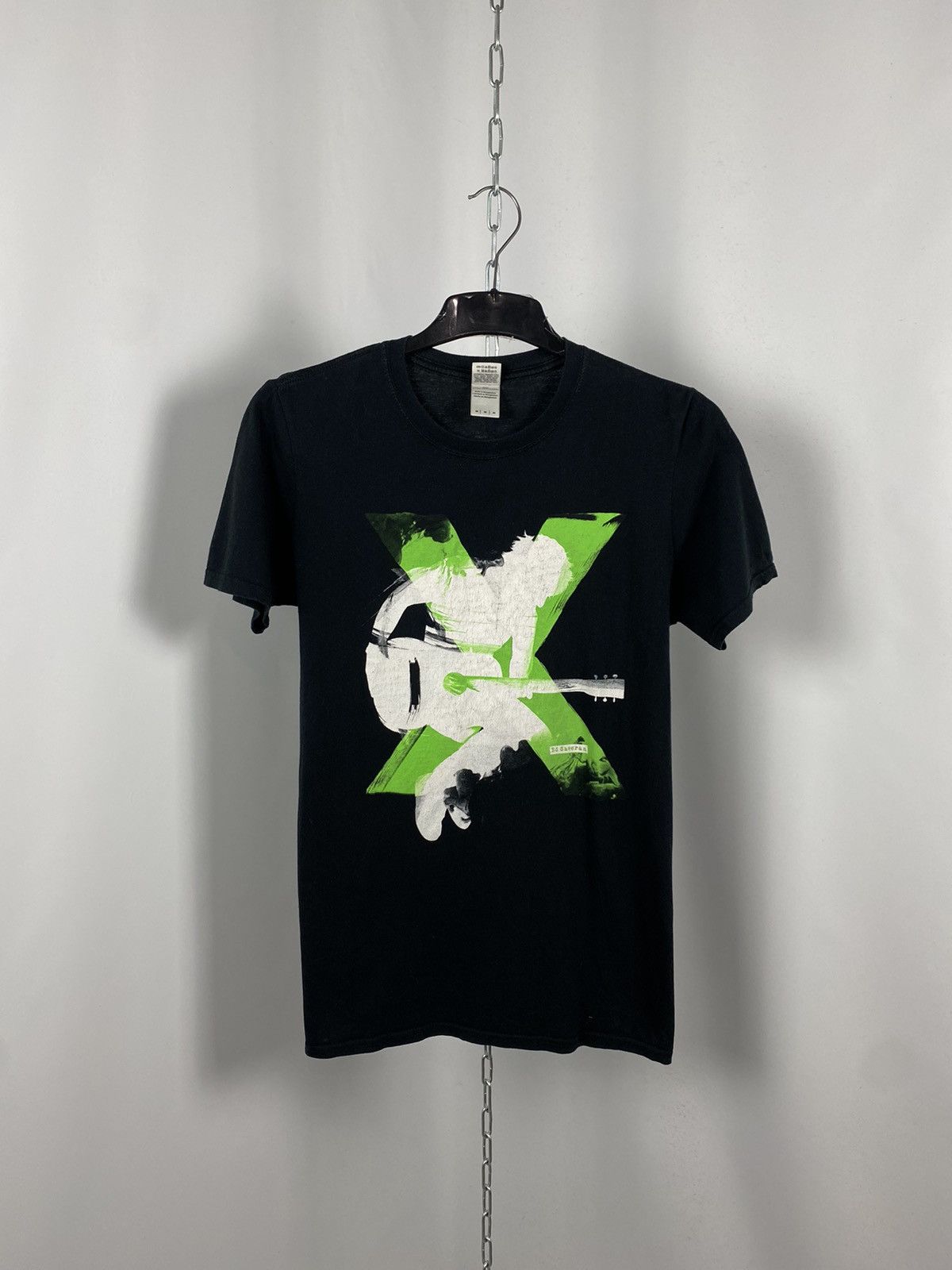 Band Tees Ed Sheeran big logo rock tee band tee size M Size US S / EU 44-46 / 1 - 1 Thumbnail