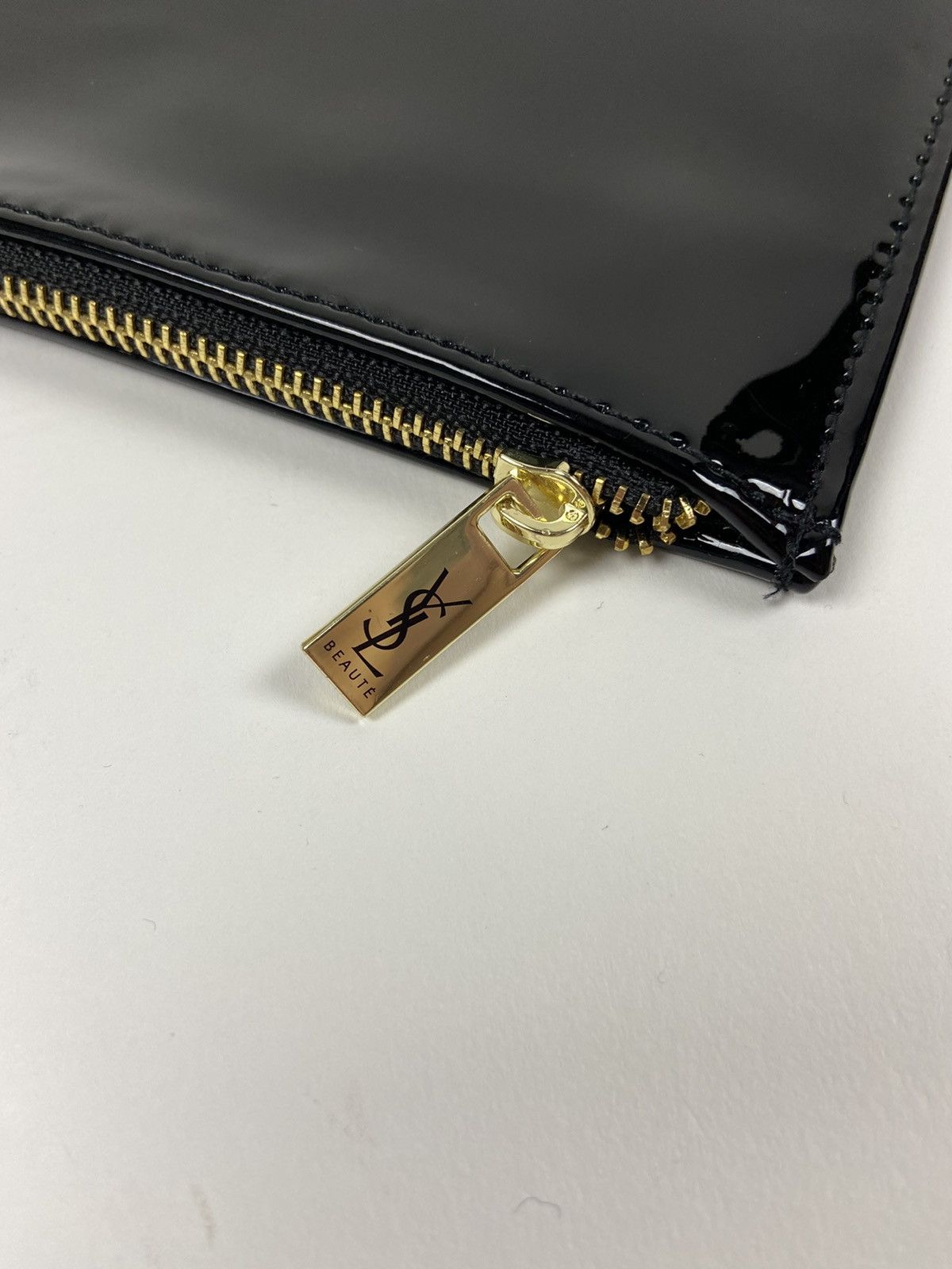 Yves Saint Laurent Yves Saint Laurent Cosmetic Bag Size ONE SIZE - 3 Thumbnail