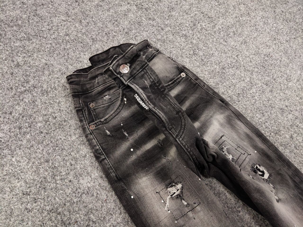 Dsquared2 Dsquared2 Designer Black Paint Logo Distressed Denim Jeans Size US 30 / EU 46 - 12 Thumbnail