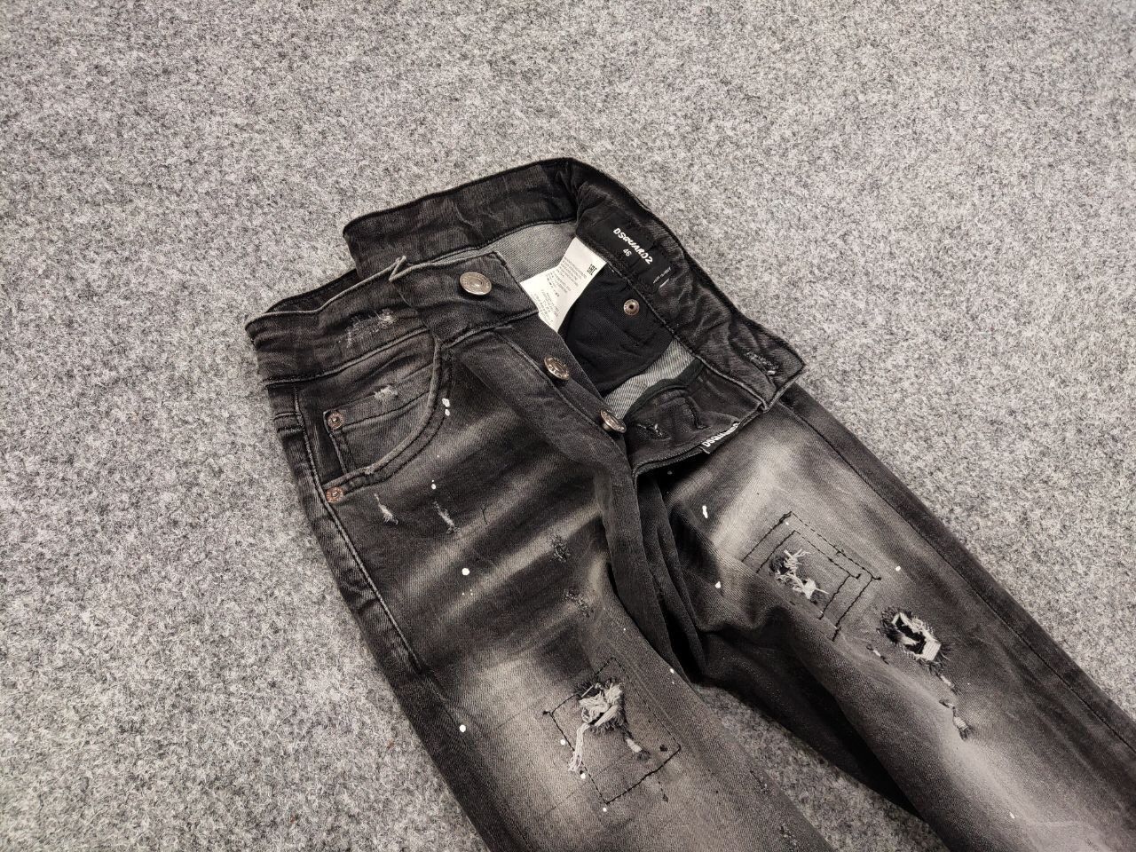 Dsquared2 Dsquared2 Designer Black Paint Logo Distressed Denim Jeans Size US 30 / EU 46 - 13 Thumbnail