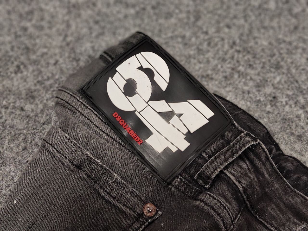 Dsquared2 Dsquared2 Designer Black Paint Logo Distressed Denim Jeans Size US 30 / EU 46 - 19 Thumbnail