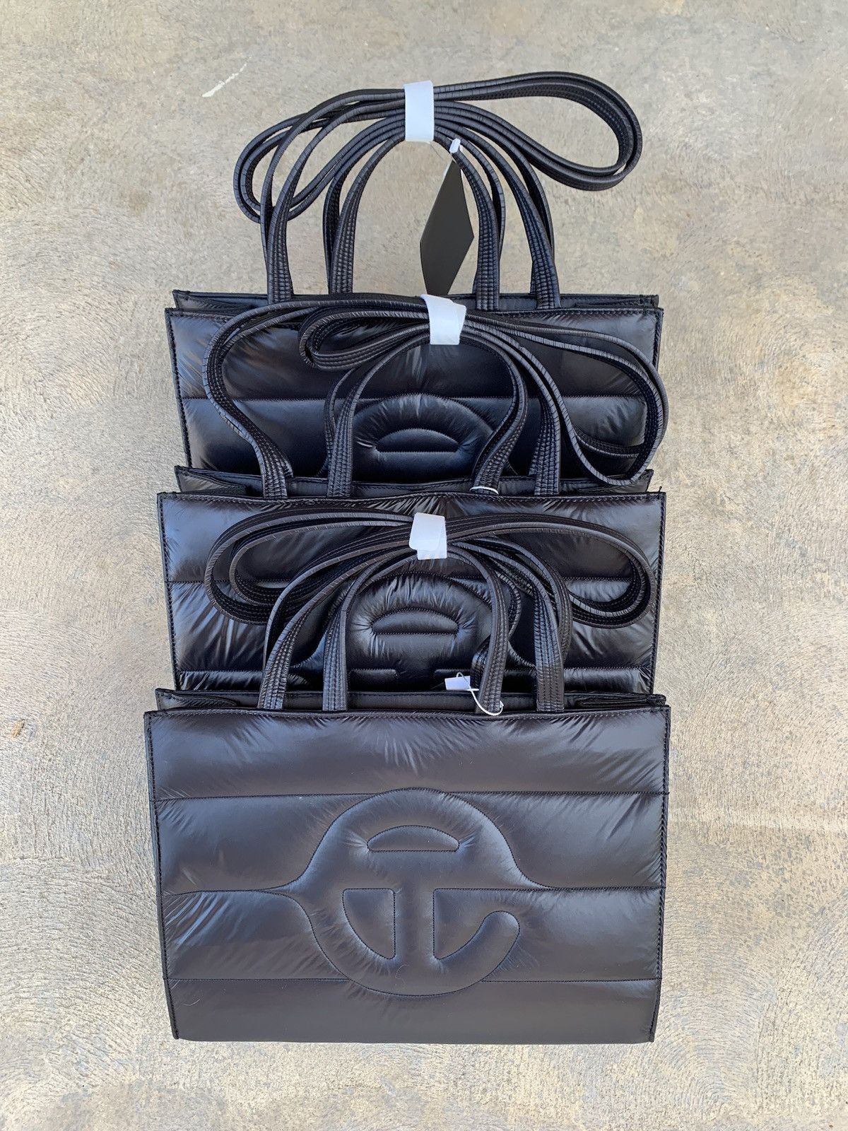 Moose Knuckles × Telfar MEDIUM PUFF SHOPPER (BLACK) Size ONE SIZE - 6 Thumbnail