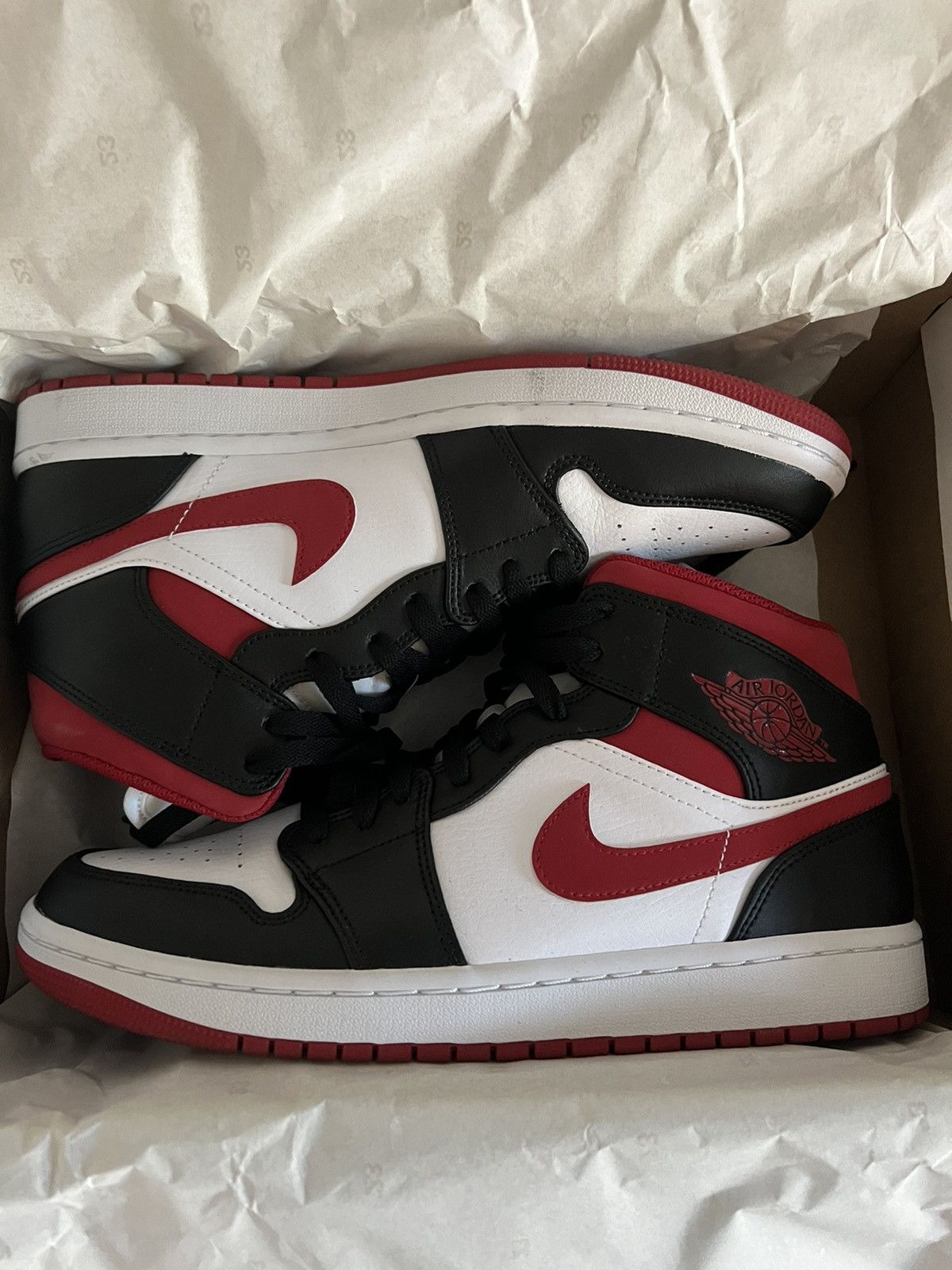 air jordan 1s mid red