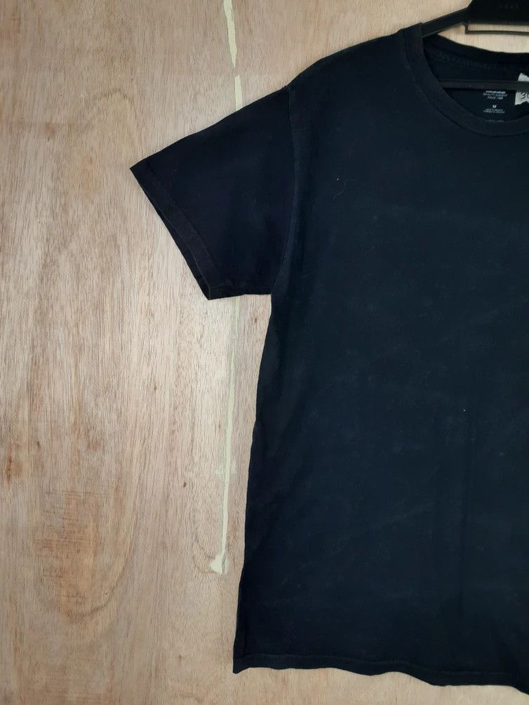 Japanese Brand × Obey Obey smoking art black Tshirt #pakaidumoh Size US M / EU 48-50 / 2 - 7 Thumbnail
