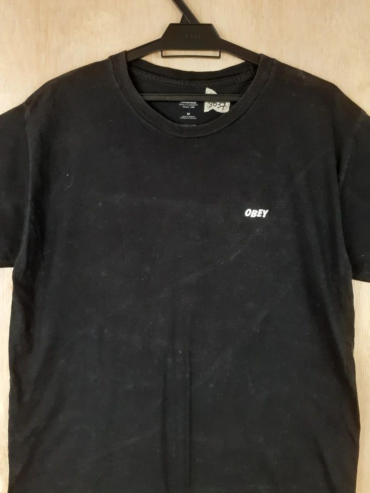 Japanese Brand × Obey Obey smoking art black Tshirt #pakaidumoh Size US M / EU 48-50 / 2 - 9 Thumbnail