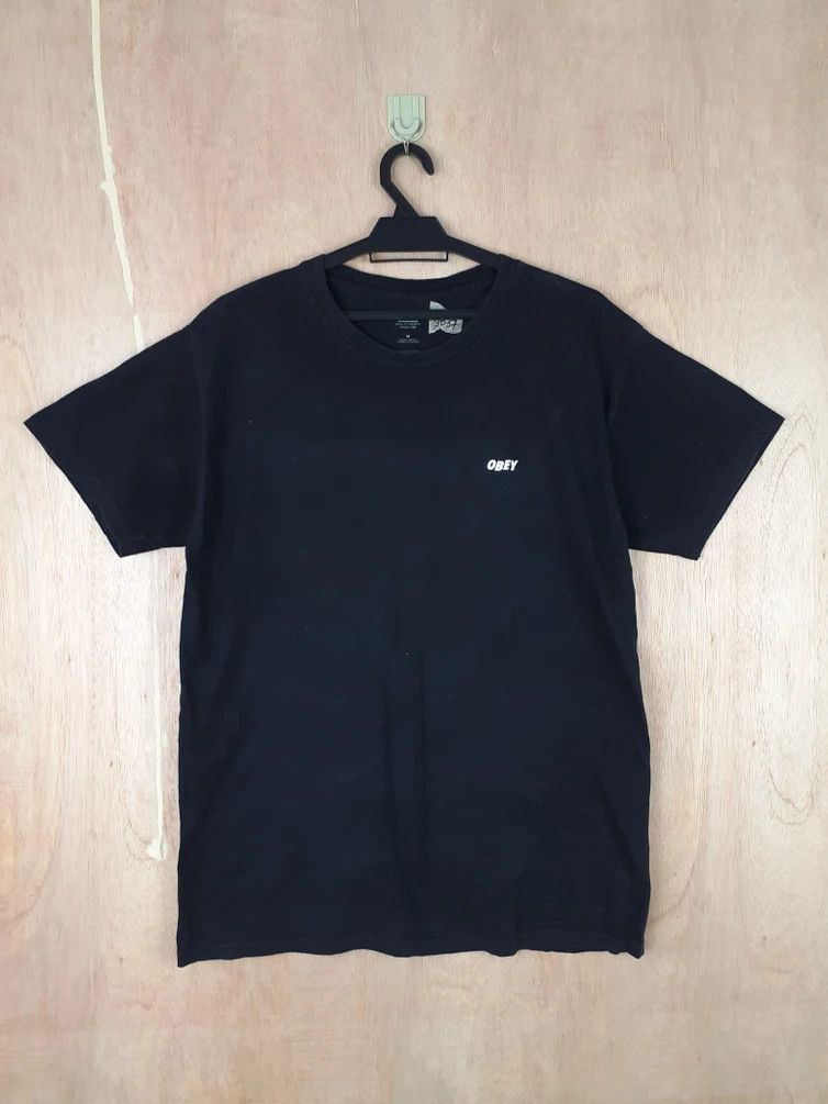 Japanese Brand × Obey Obey smoking art black Tshirt #pakaidumoh Size US M / EU 48-50 / 2 - 10 Thumbnail