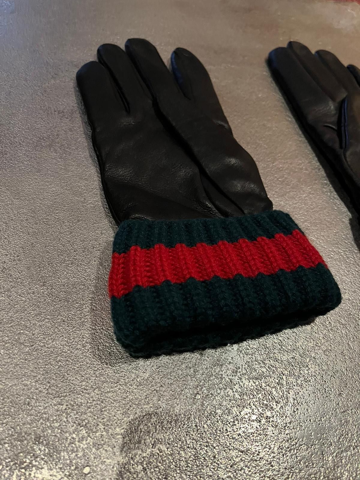 o1rshd1 Size 8 / Logo Cashmere & Leather Gloves in Black
