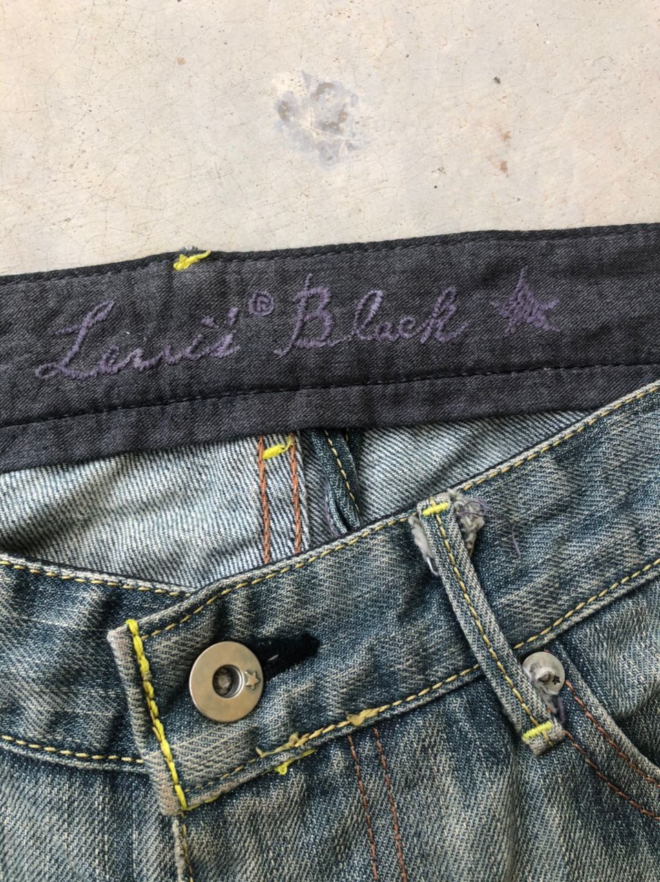 Levi's LEVIS BLACK STAR Size US 32 / EU 48 - 9 Thumbnail