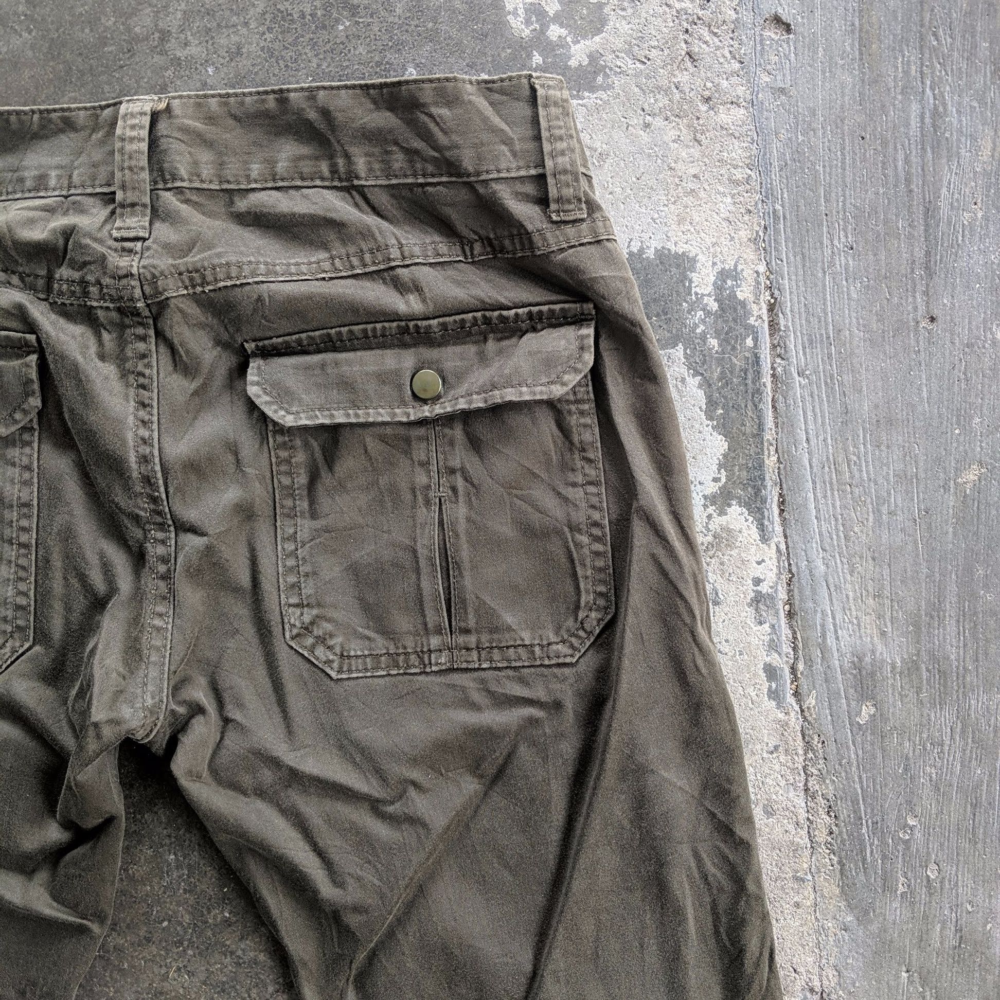 Japanese Brand Vintage Uniqlo 7 Pockets Trousers Cargo Pants Size US 30 / EU 46 - 11 Thumbnail