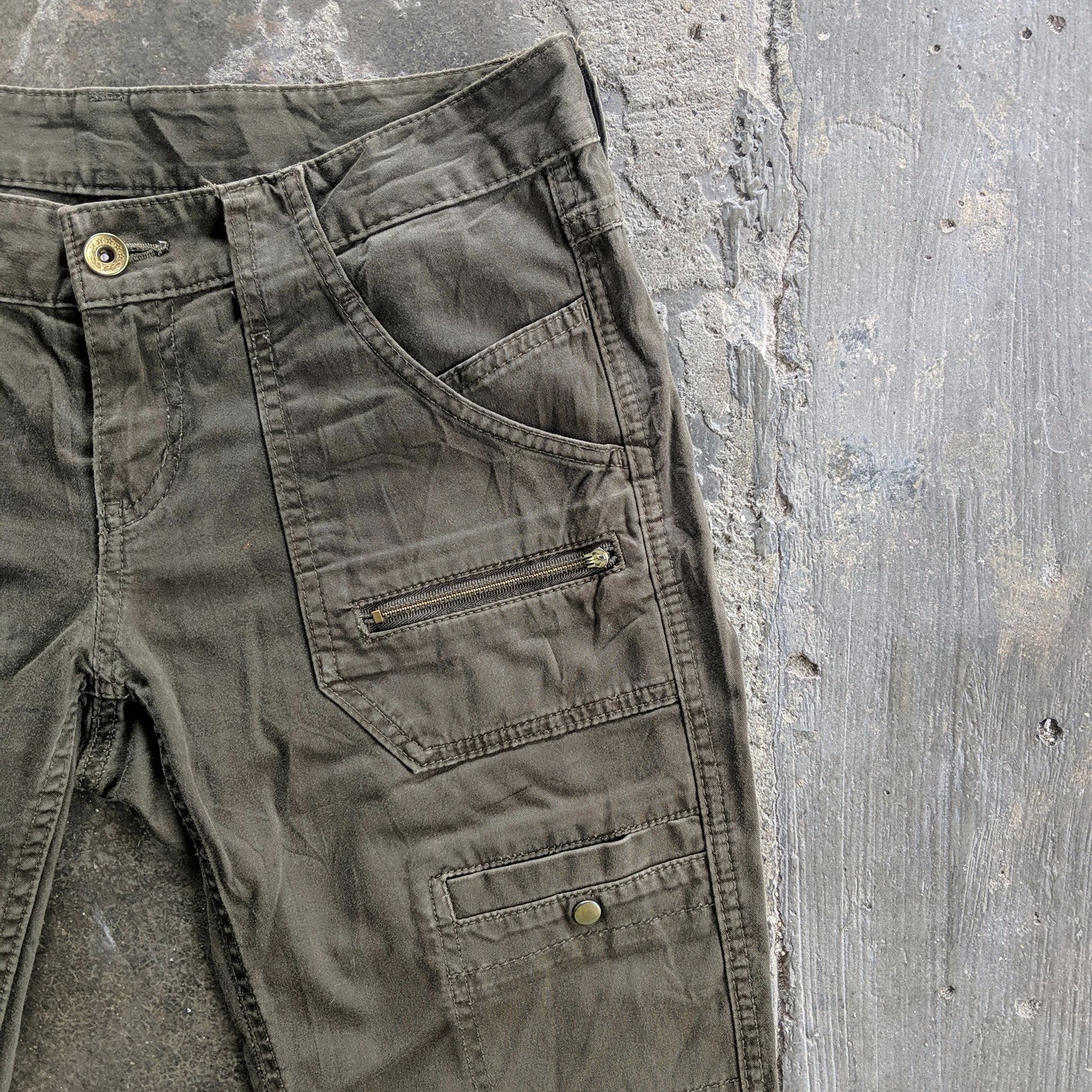 Japanese Brand Vintage Uniqlo 7 Pockets Trousers Cargo Pants Size US 30 / EU 46 - 4 Thumbnail