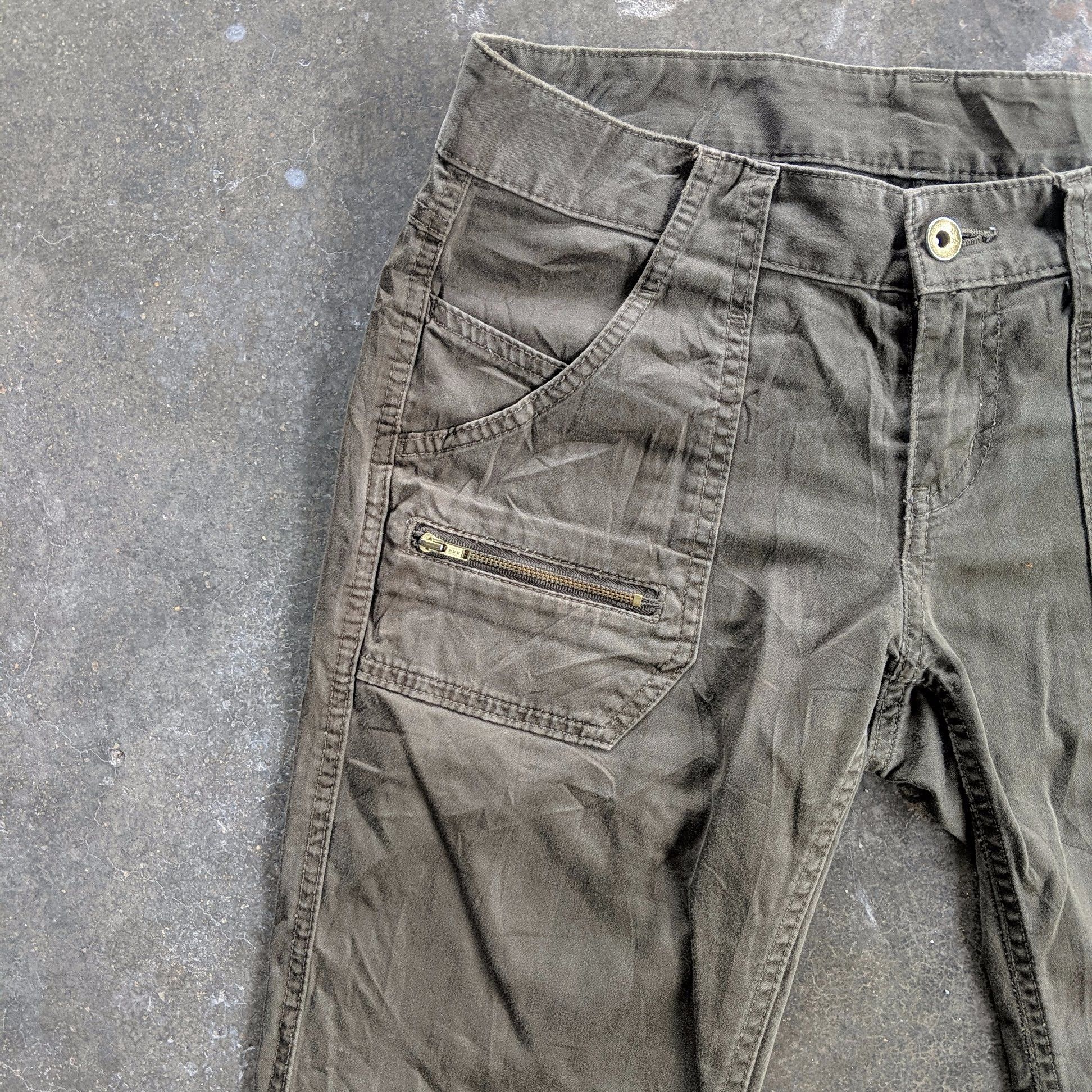 Japanese Brand Vintage Uniqlo 7 Pockets Trousers Cargo Pants Size US 30 / EU 46 - 3 Thumbnail