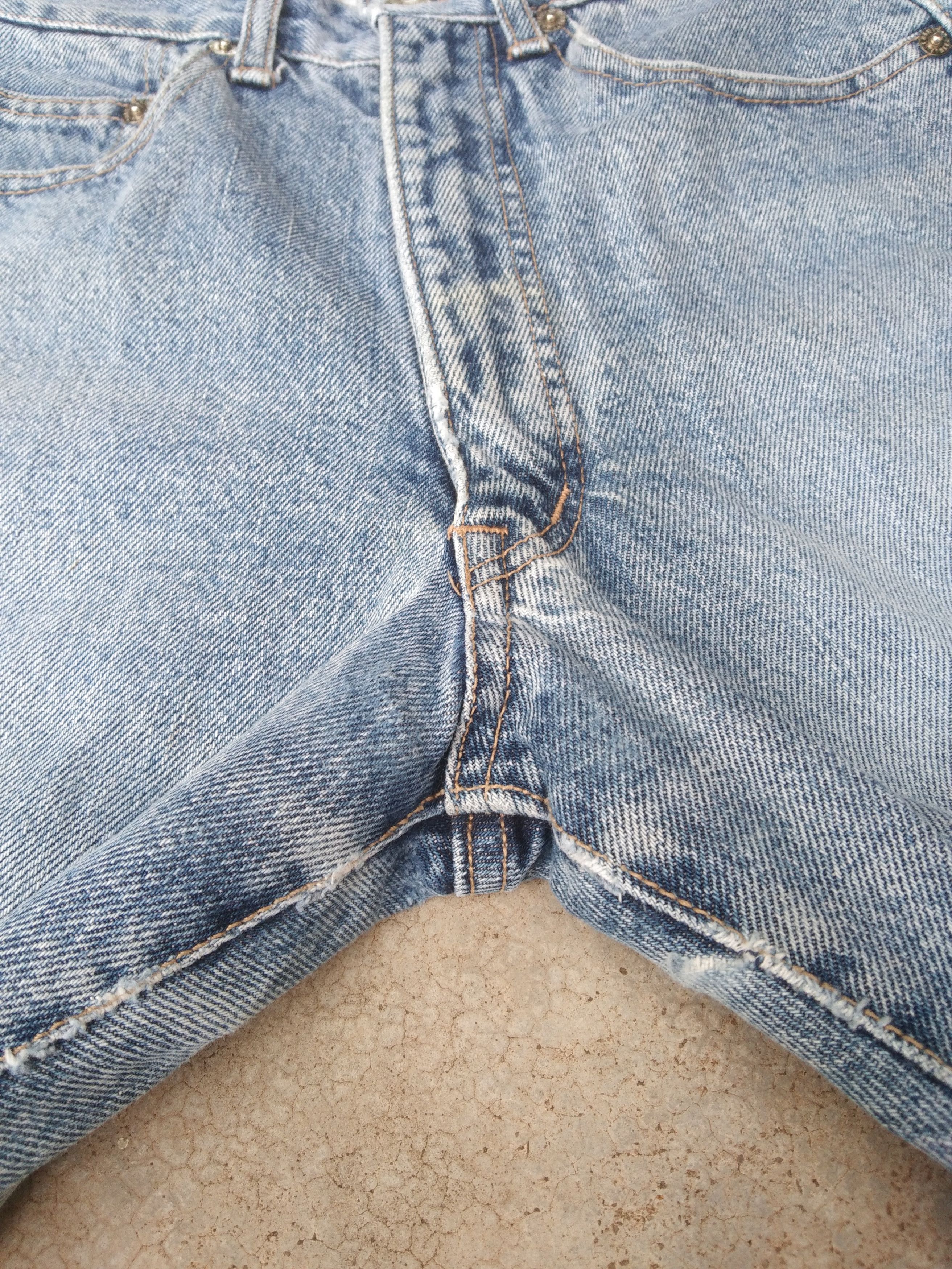 Katharine Hamnett London Vintage Katharine Hamnett Jeans Released Hem Faded Denim Size US 26 / EU 42 - 7 Thumbnail