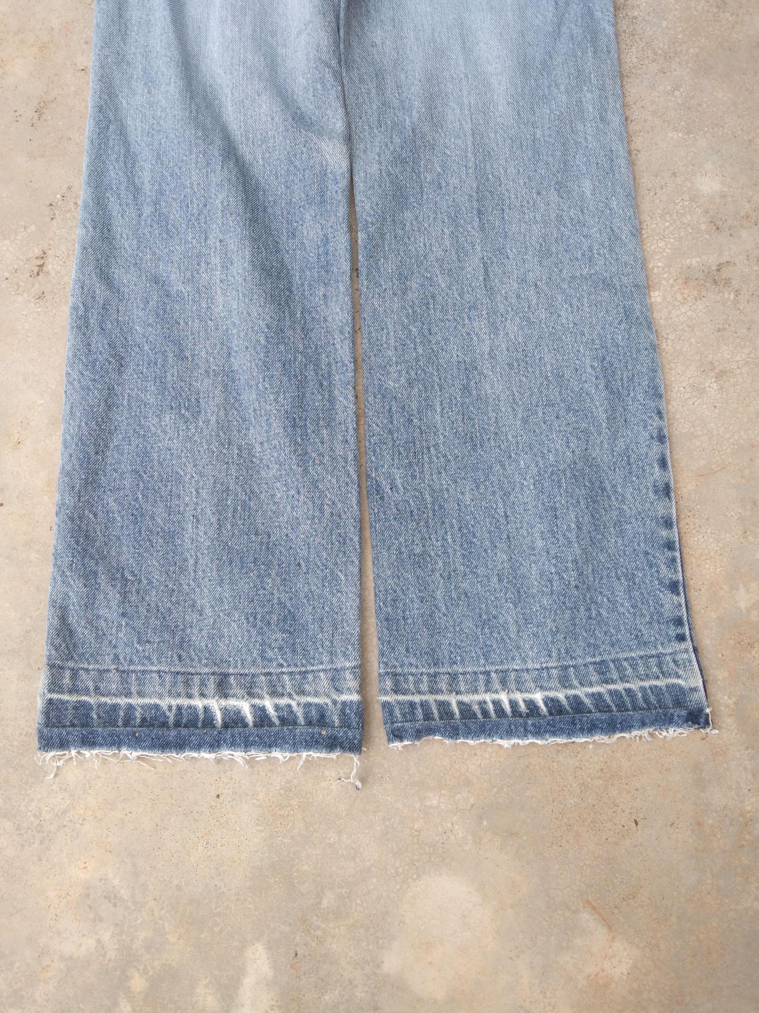 Katharine Hamnett London Vintage Katharine Hamnett Jeans Released Hem Faded Denim Size US 26 / EU 42 - 3 Thumbnail