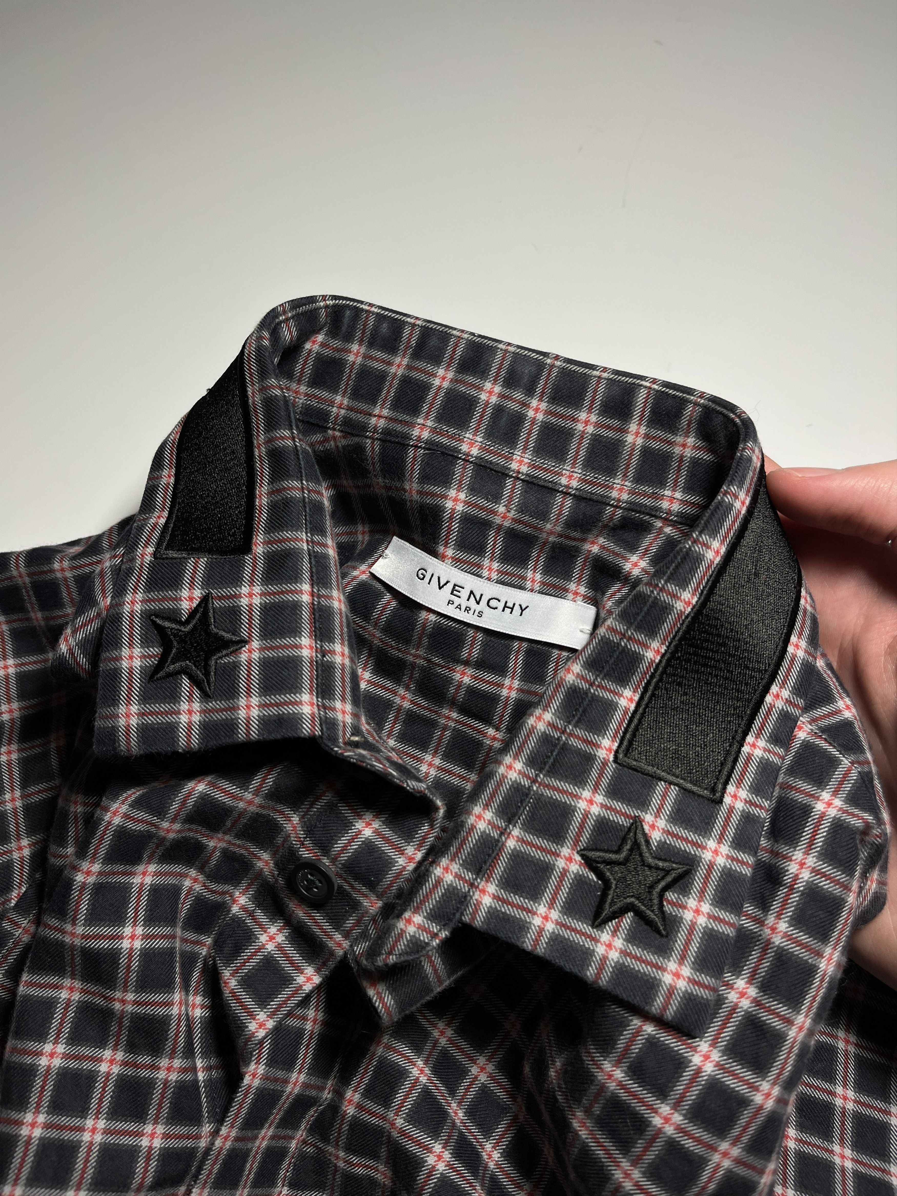 Givenchy Givenchy Checkered Embroidered Stars Button Up Shirt Size M Size US M / EU 48-50 / 2 - 11 Thumbnail