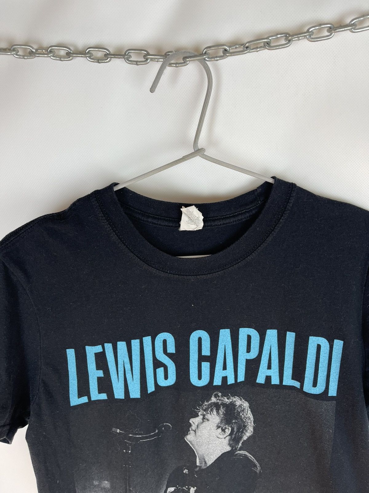 Band Tees Lewis Capaldi Gildan United Kingdom band tour tee shirt Size US S / EU 44-46 / 1 - 4 Thumbnail